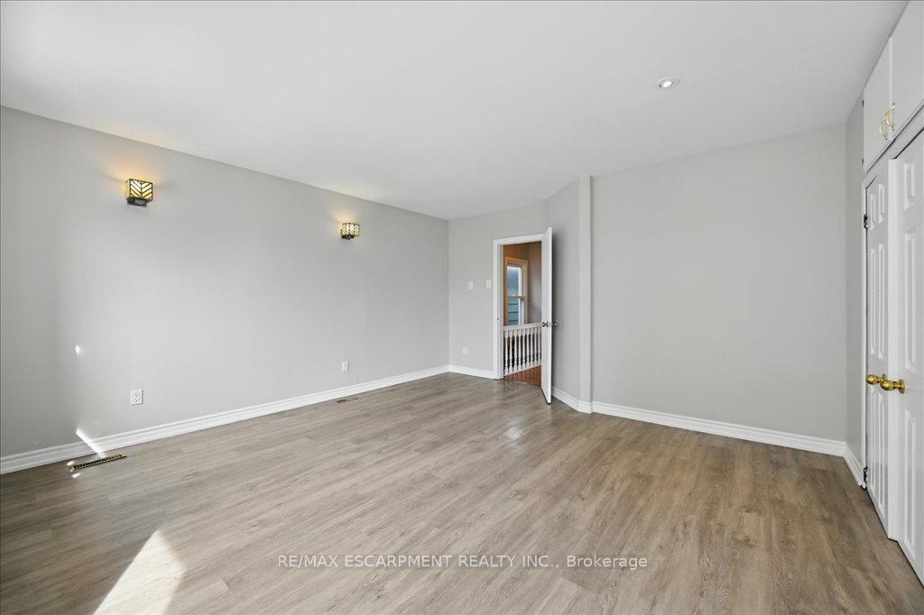 Photo 19 of 15 Huron Street, Hamilton, Gibson — HOMEH