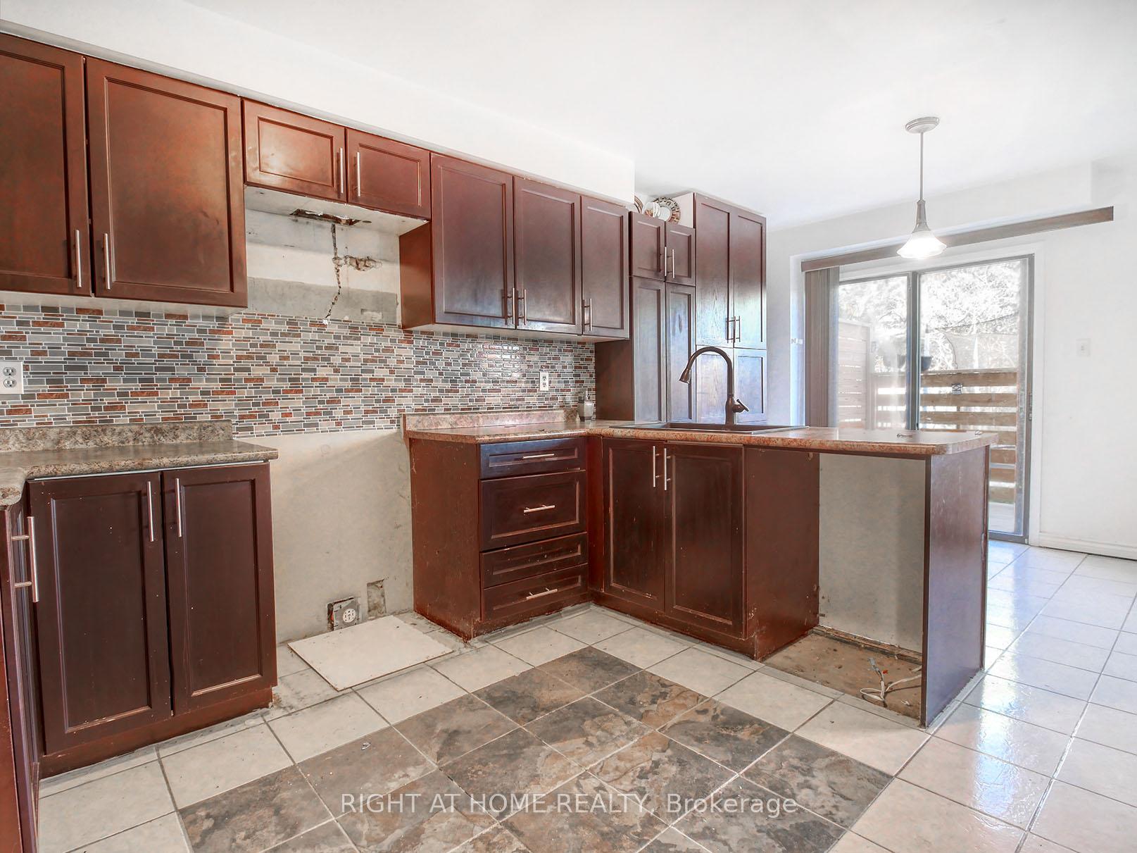 Photo 14 of 8 Reed Drive, Ajax, Central — HOMEH