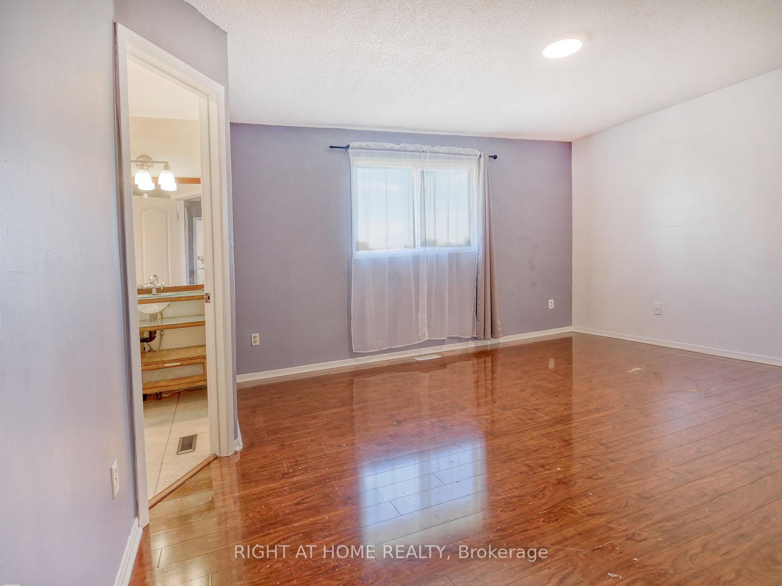 Photo 5 of 8 Reed Drive, Ajax, Central — HOMEH