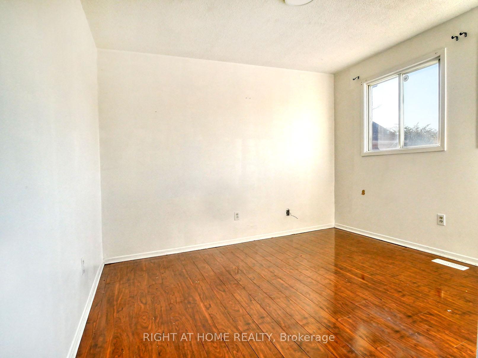 Photo 13 of 8 Reed Drive, Ajax, Central — HOMEH