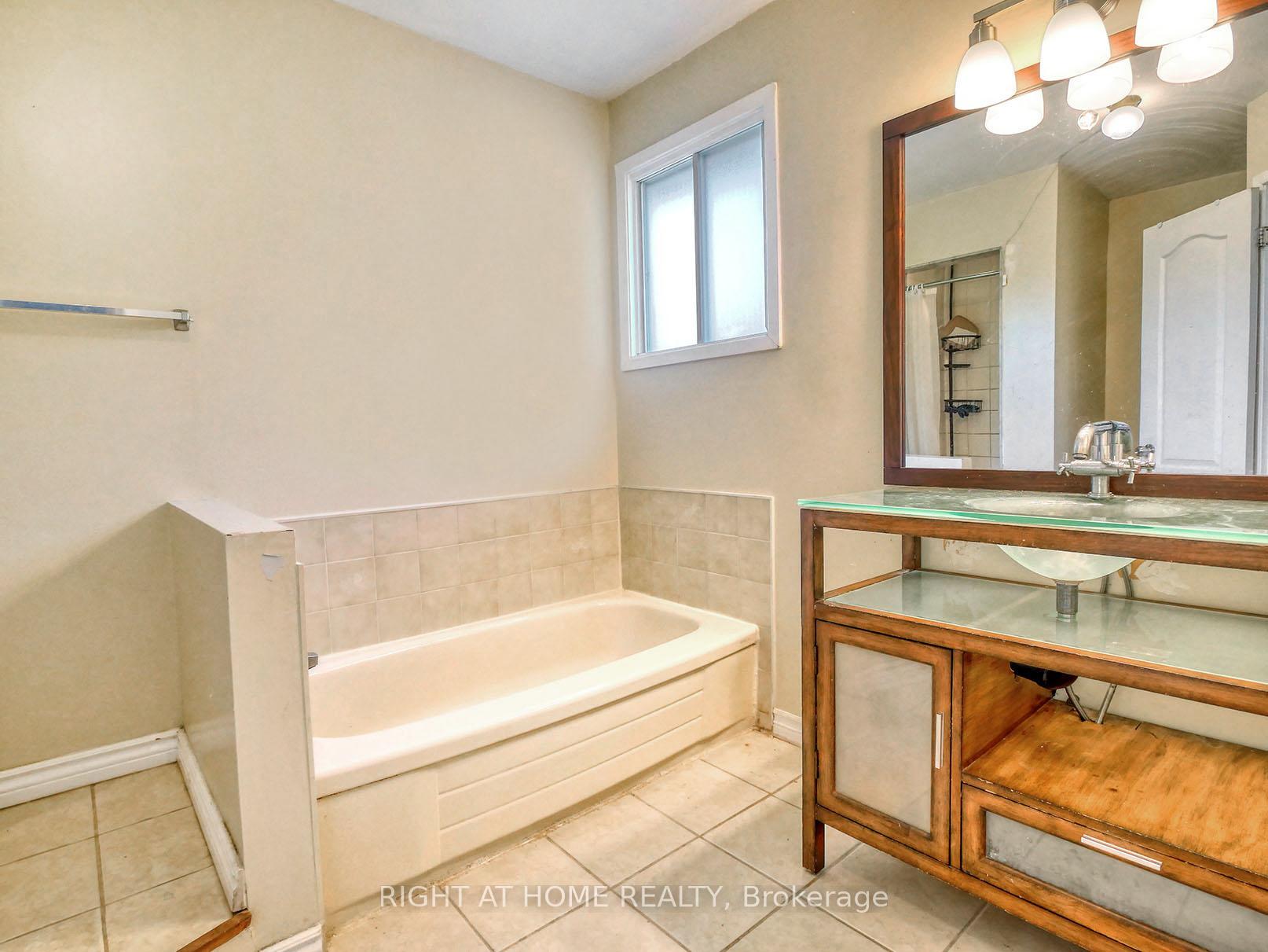 Photo 16 of 8 Reed Drive, Ajax, Central — HOMEH