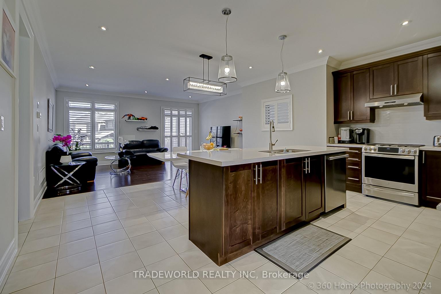 Photo 5 of 187 Strachan Trail, New Tecumseth, Beeton — HOMEH