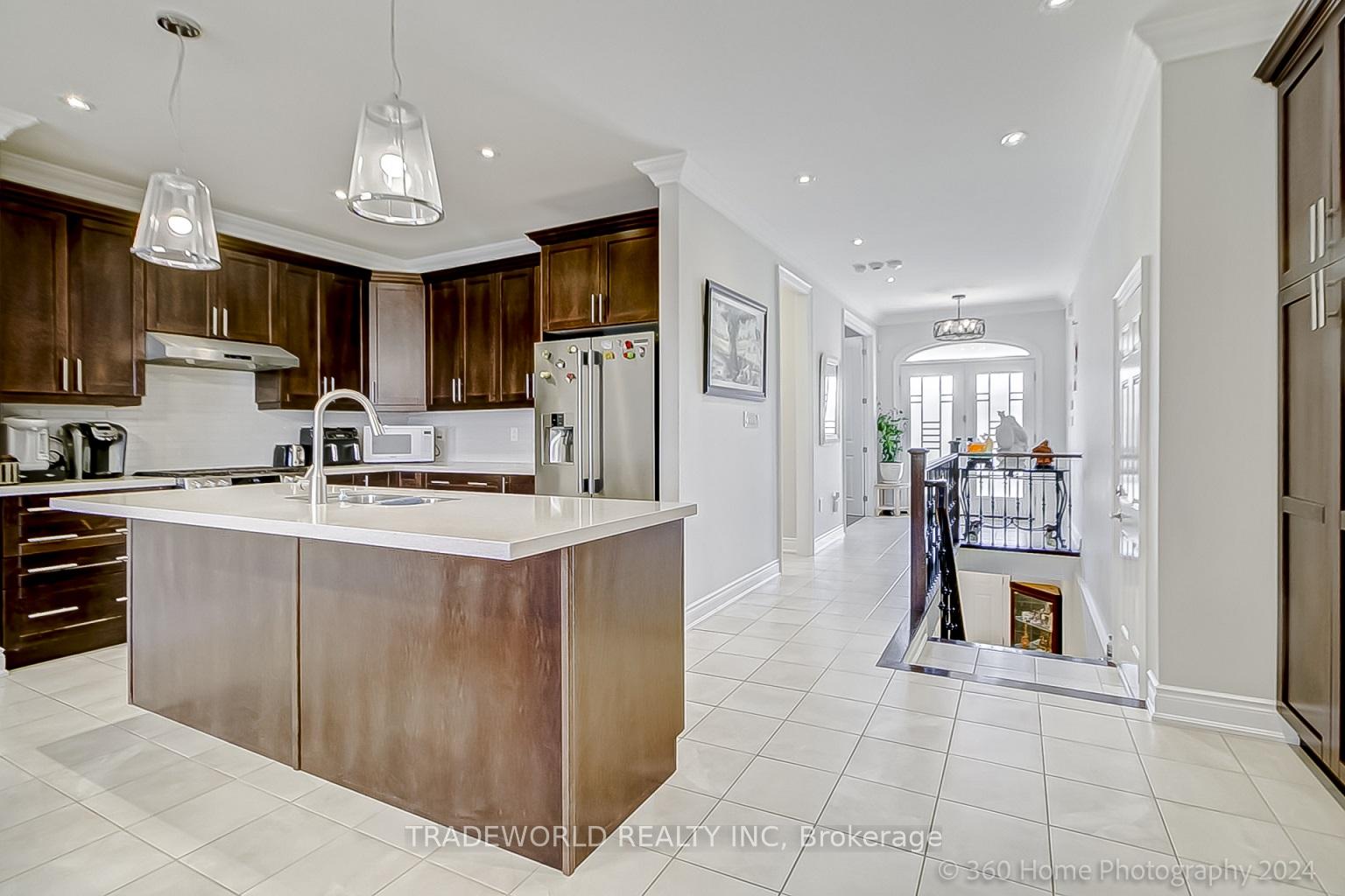 Photo 7 of 187 Strachan Trail, New Tecumseth, Beeton — HOMEH