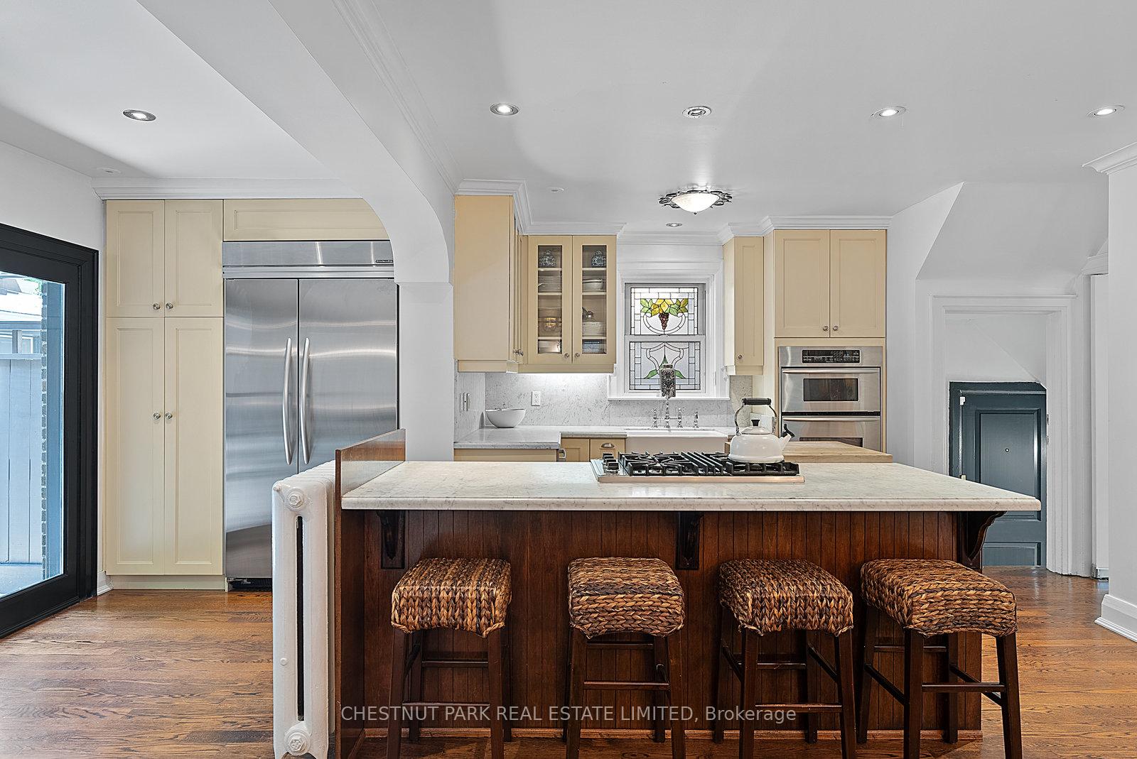 Photo 14 of 38 Poplar Plains Crescent, Toronto, The Annex — HOMEH