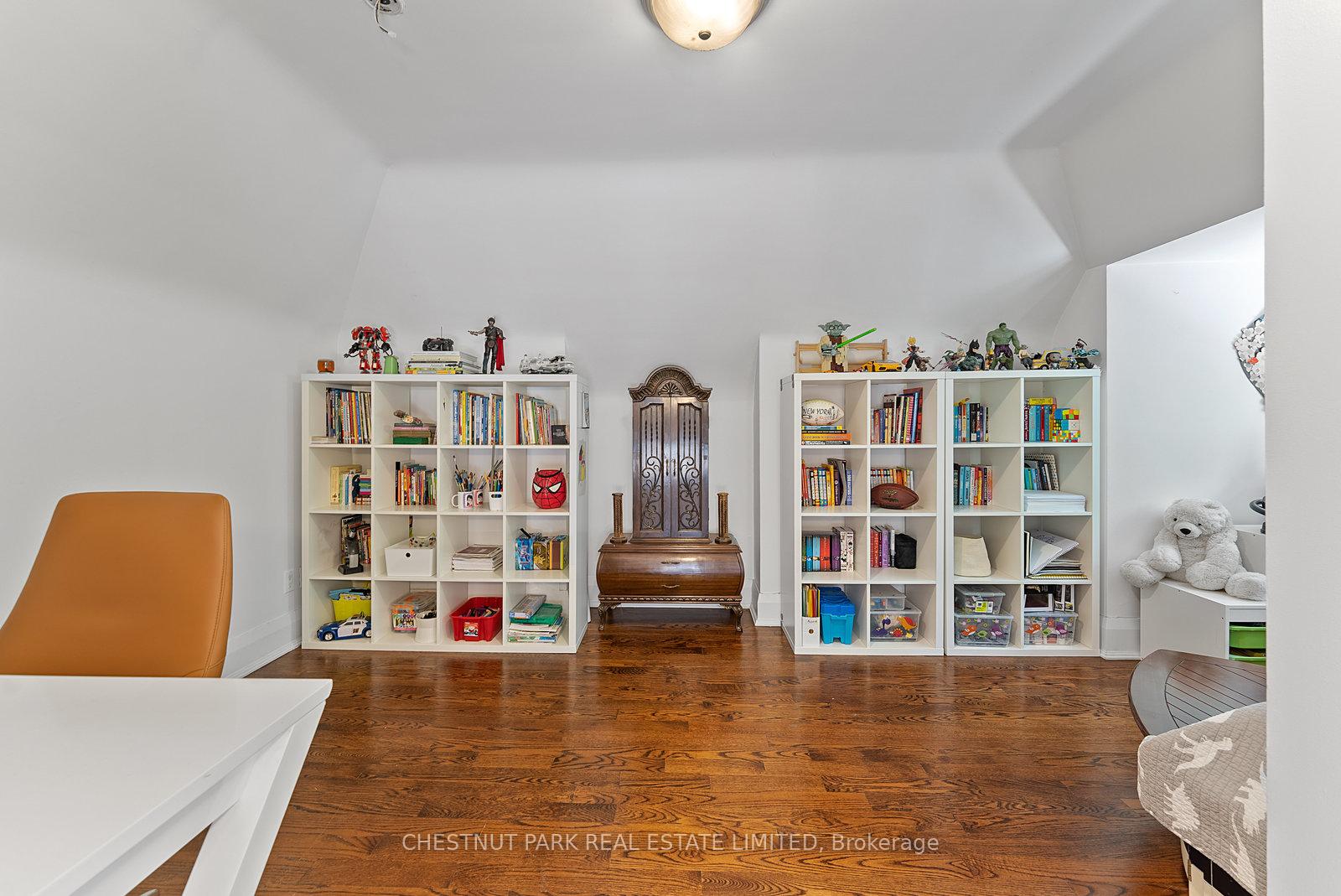 Photo 29 of 38 Poplar Plains Crescent, Toronto, The Annex — HOMEH
