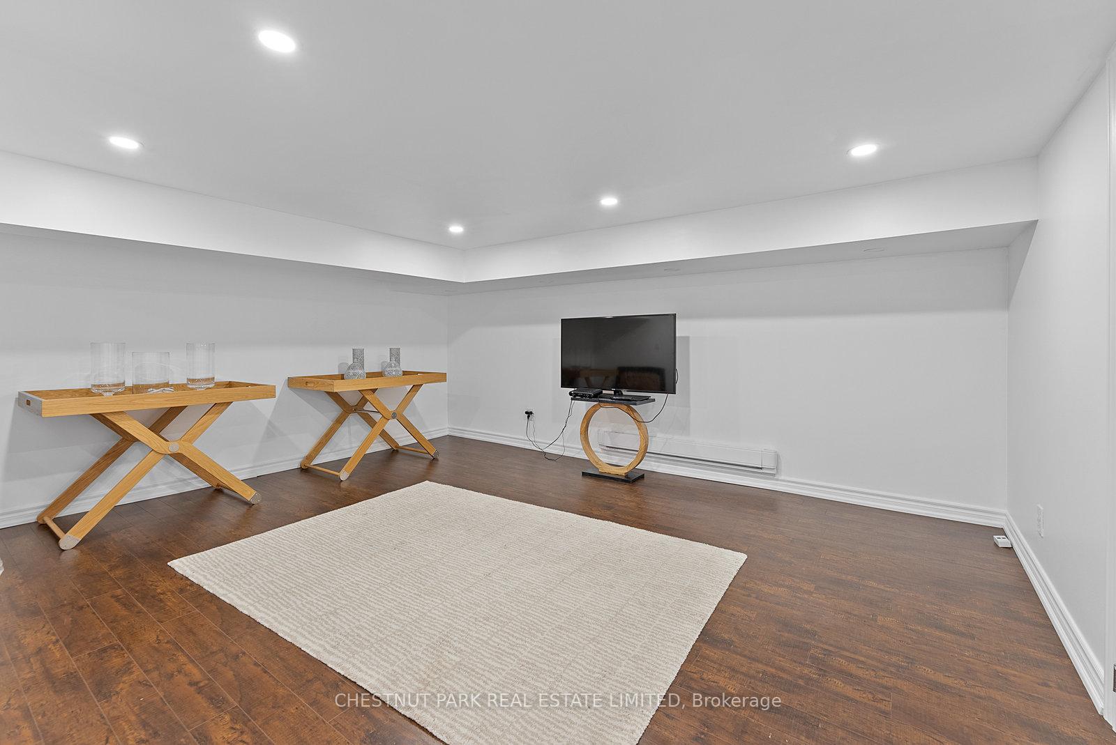 Photo 24 of 38 Poplar Plains Crescent, Toronto, The Annex — HOMEH