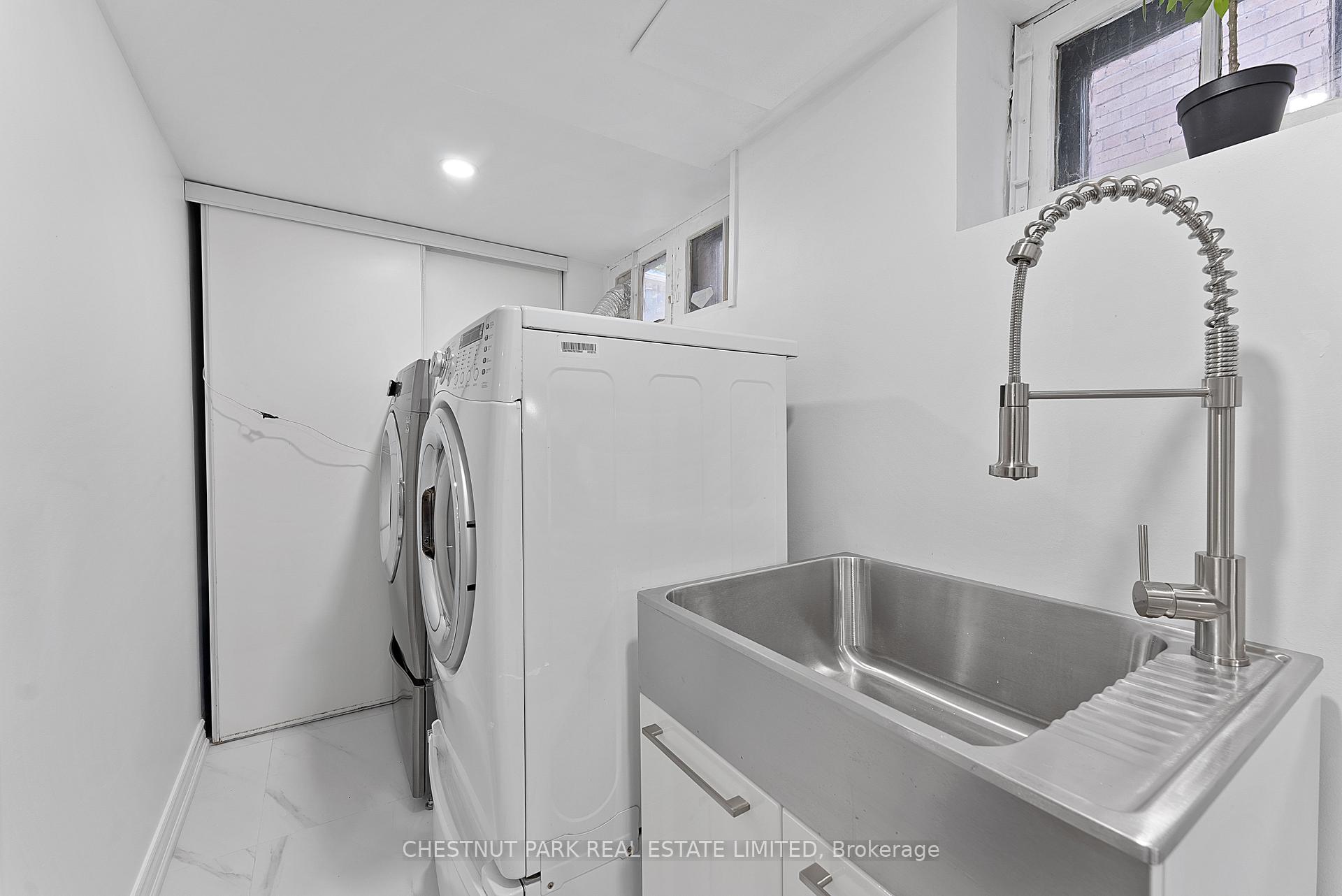 Photo 32 of 38 Poplar Plains Crescent, Toronto, The Annex — HOMEH