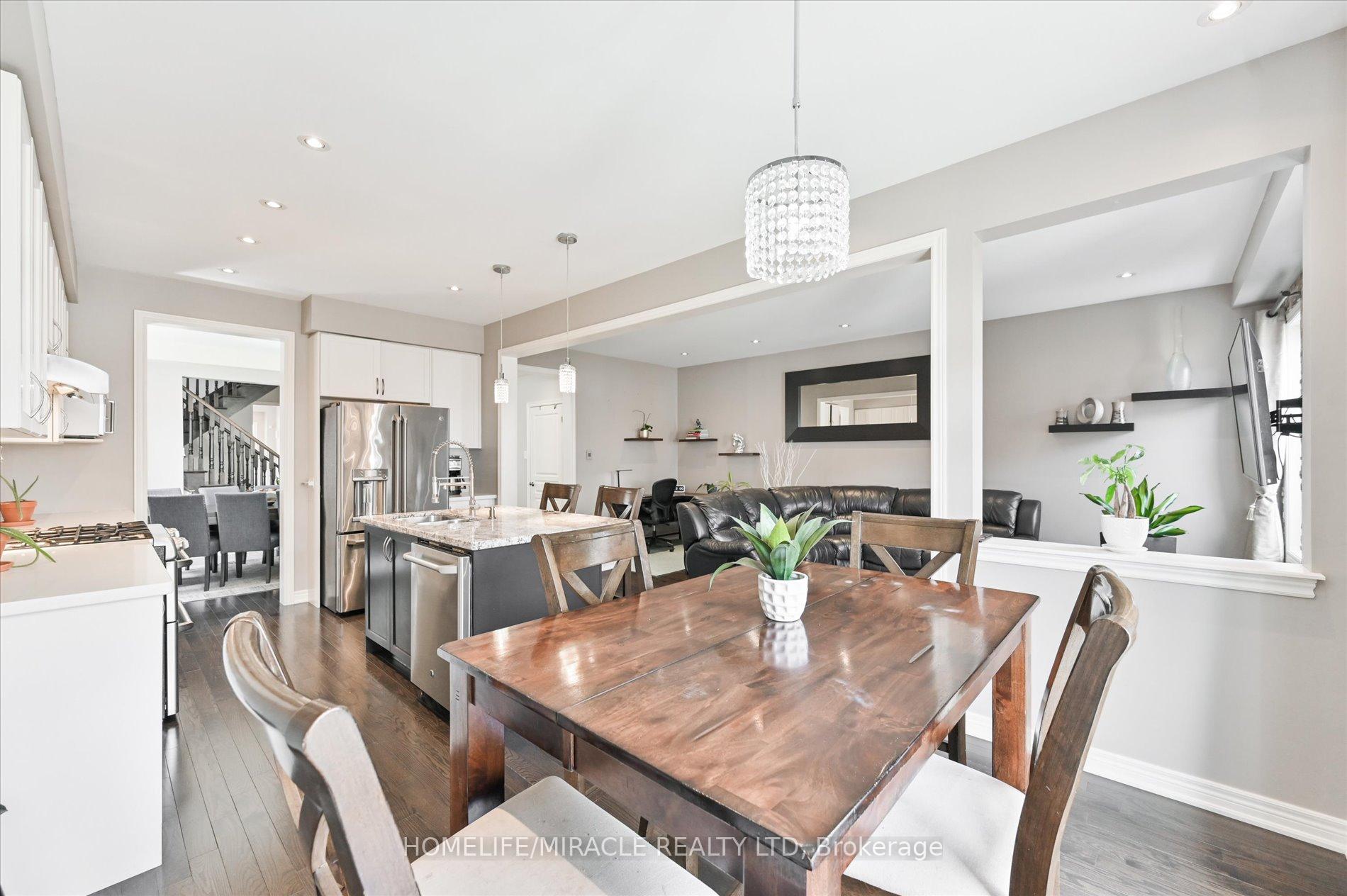 Photo 4 of 23 Killington Avenue, Vaughan, Kleinburg — HOMEH