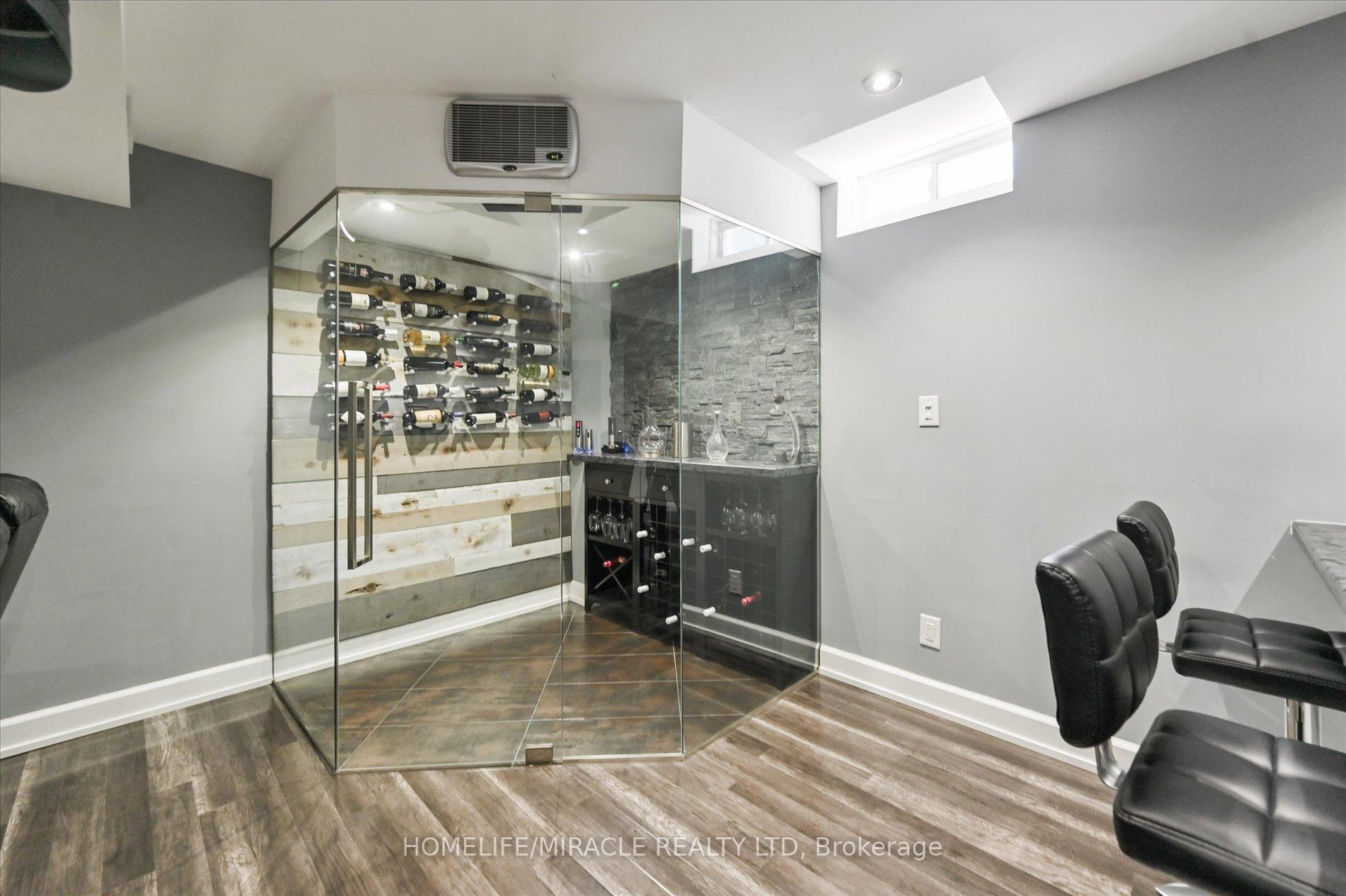 Photo 16 of 23 Killington Avenue, Vaughan, Kleinburg — HOMEH