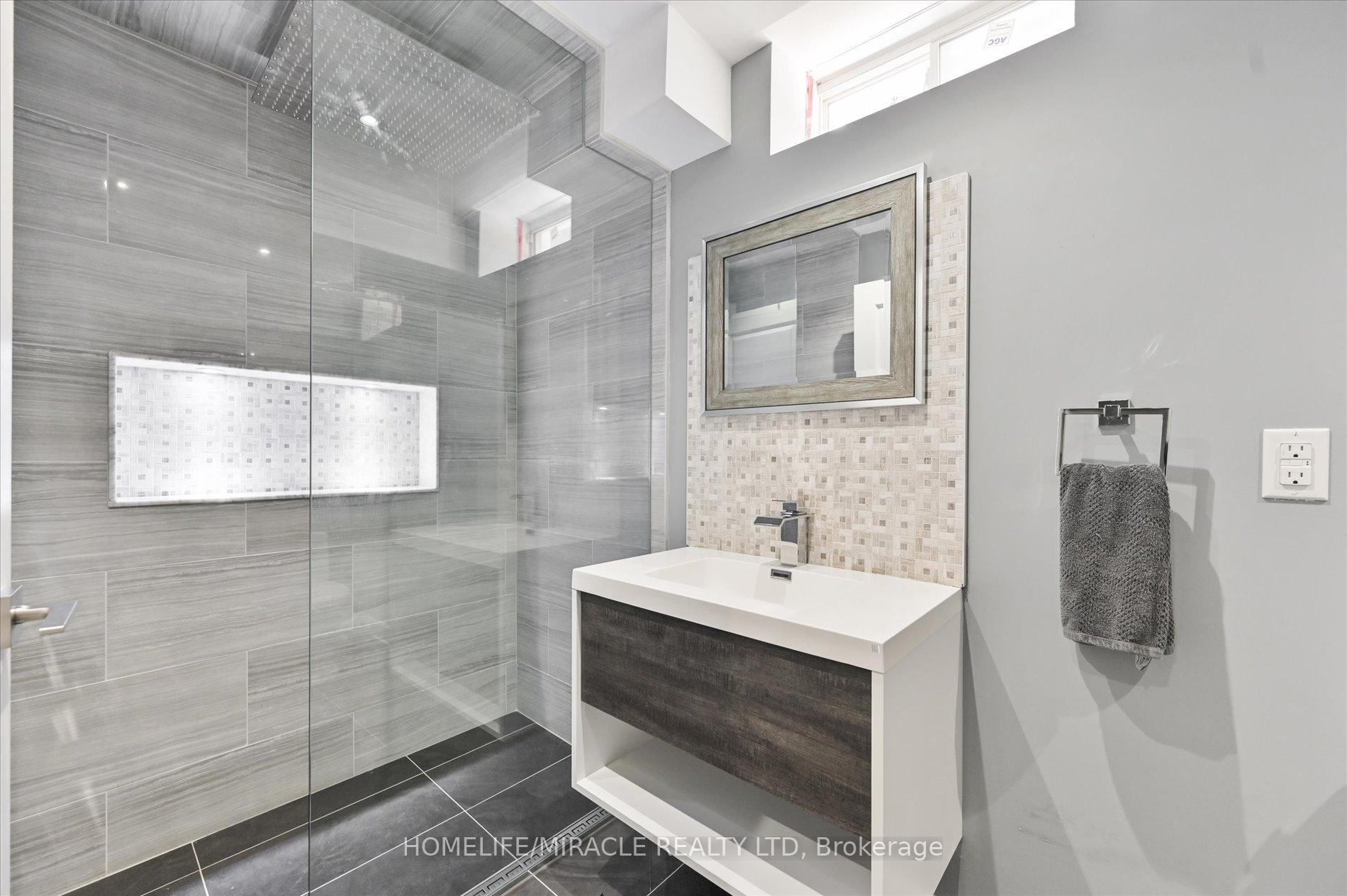 Photo 21 of 23 Killington Avenue, Vaughan, Kleinburg — HOMEH
