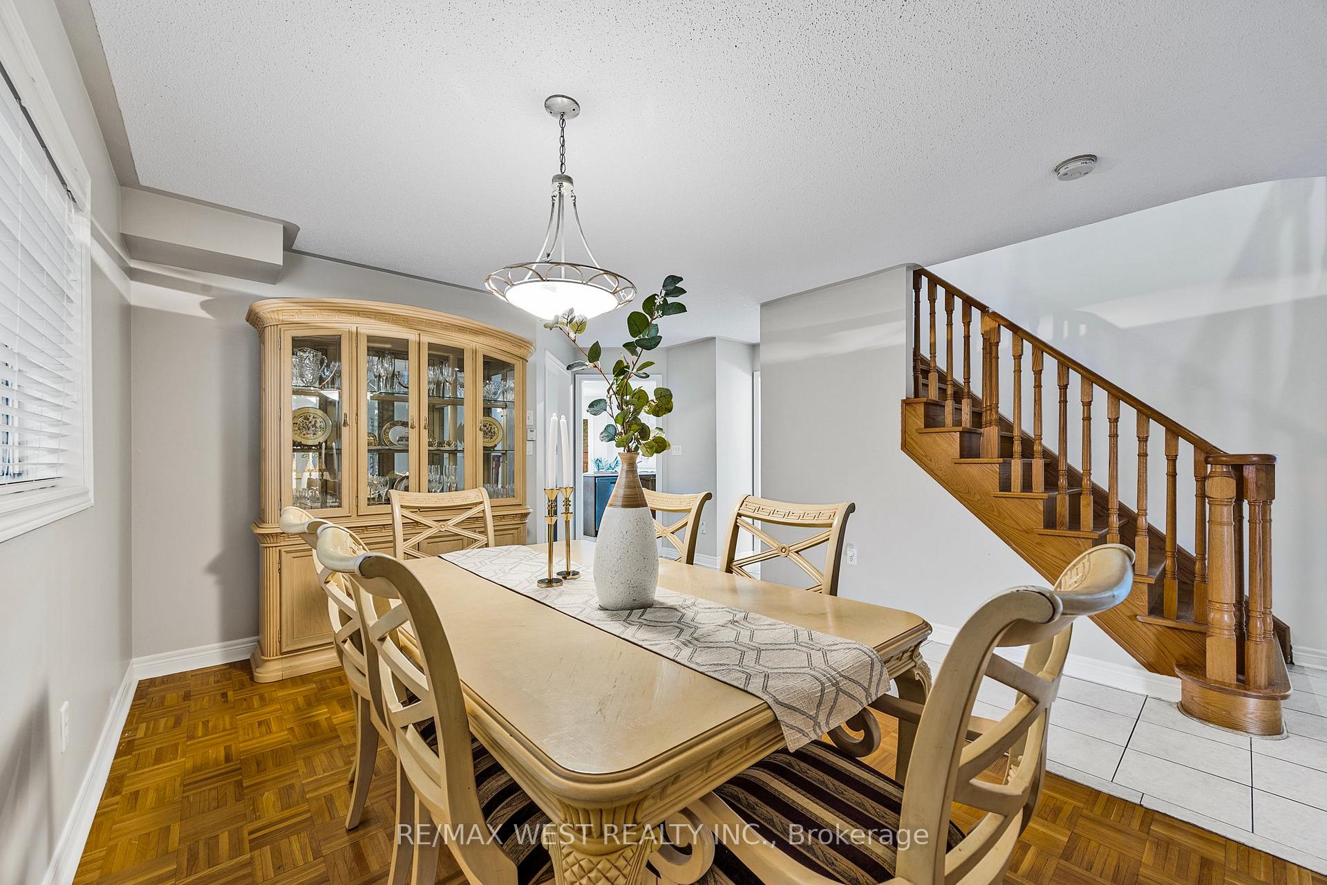 Photo 6 of 9 Loontail Street, Caledon, Bolton West — HOMEH