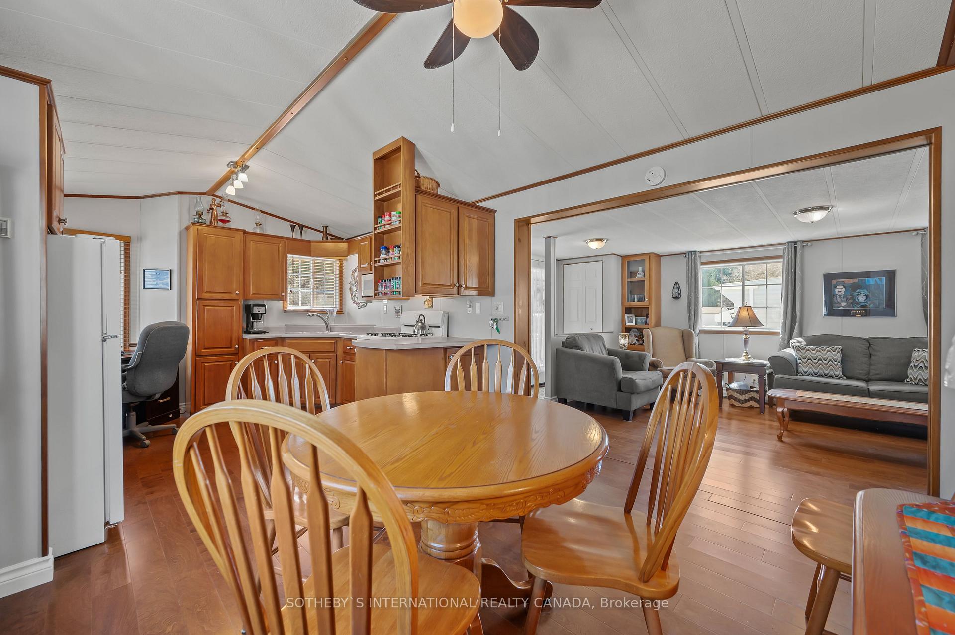 Photo 14 of Unit 217, 580 Beaver Creek Road, Waterloo — HOMEH