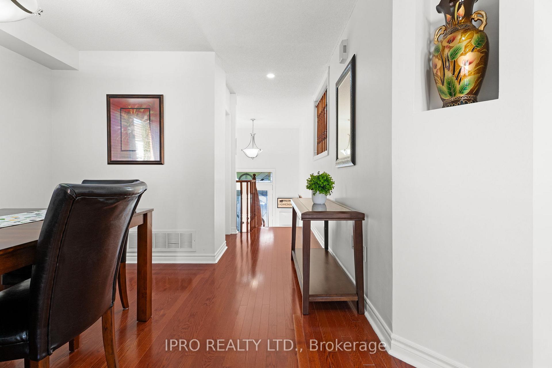 Photo 6 of 21 Brambirch Crescent, Brampton, Northwest Sandalwood Parkway — HOMEH