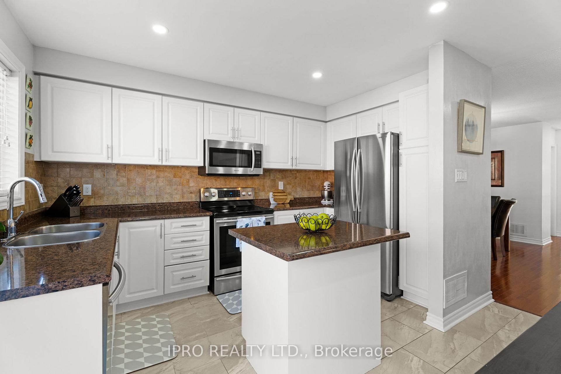 Photo 5 of 21 Brambirch Crescent, Brampton, Northwest Sandalwood Parkway — HOMEH