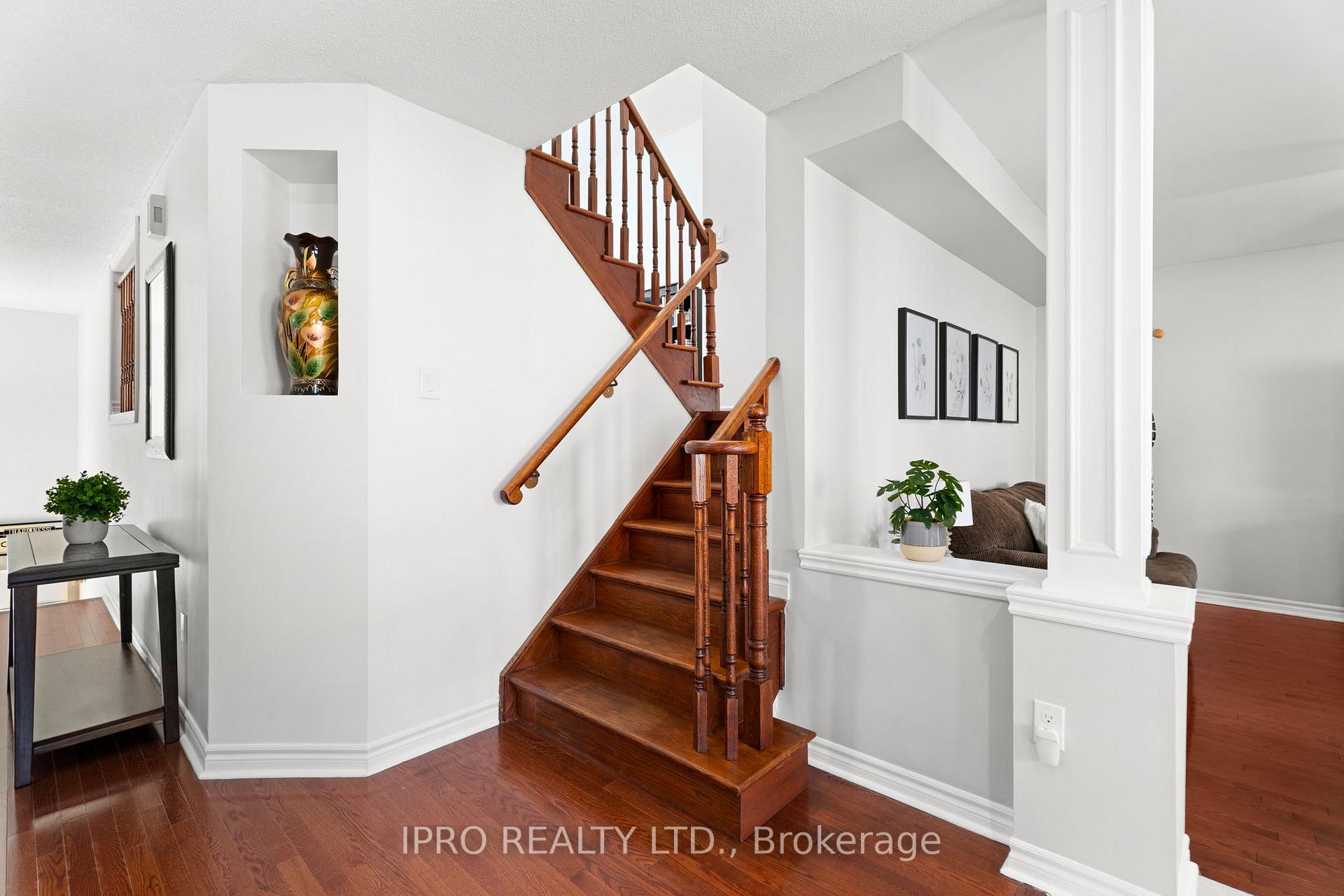 Photo 32 of 21 Brambirch Crescent, Brampton, Northwest Sandalwood Parkway — HOMEH