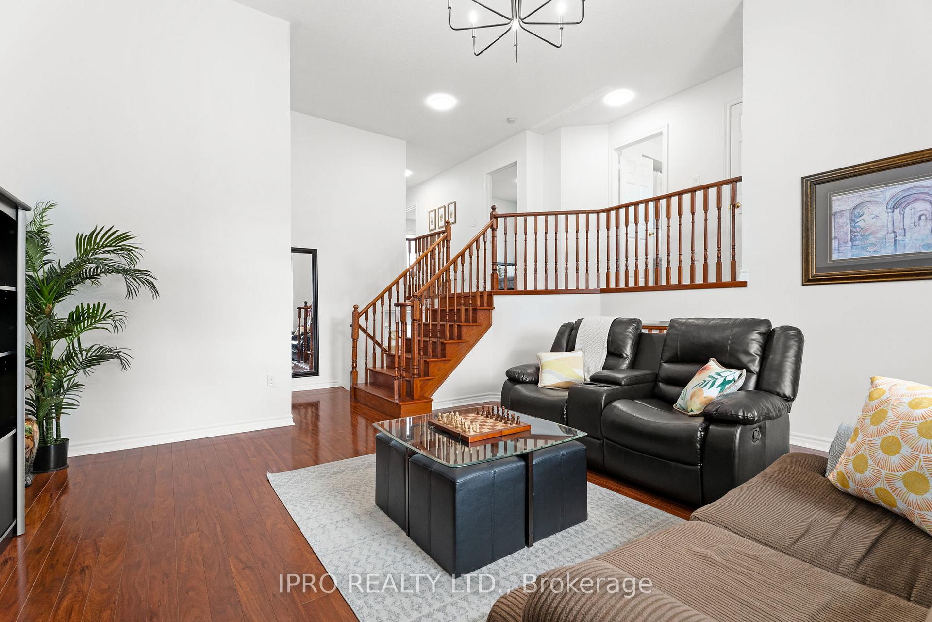 Photo 38 of 21 Brambirch Crescent, Brampton, Northwest Sandalwood Parkway — HOMEH