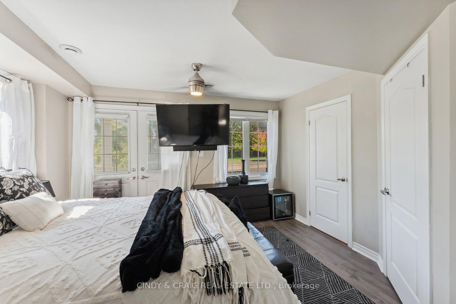 Photo 3 of 102 Ferris Square, Clarington, Courtice — HOMEH