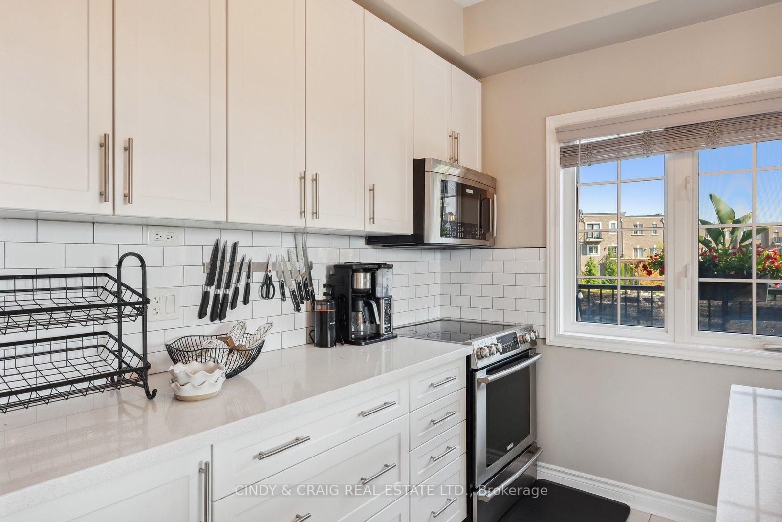 Photo 6 of 102 Ferris Square, Clarington, Courtice — HOMEH