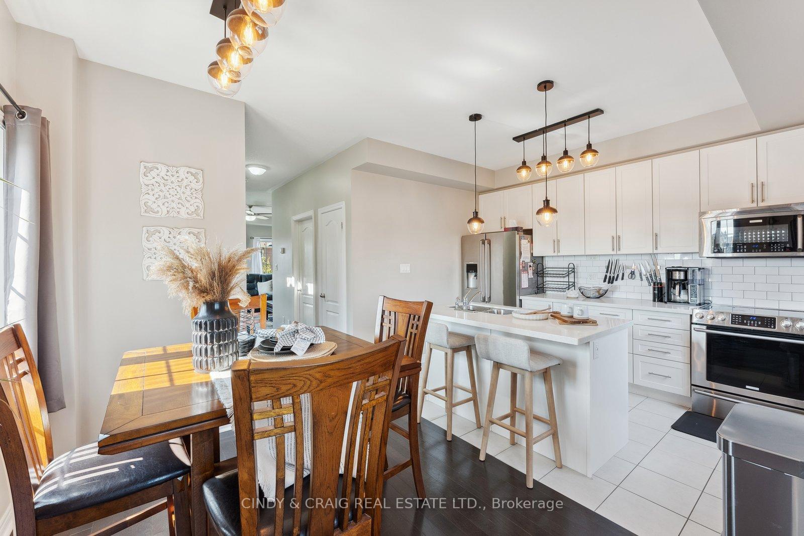 Photo 5 of 102 Ferris Square, Clarington, Courtice — HOMEH