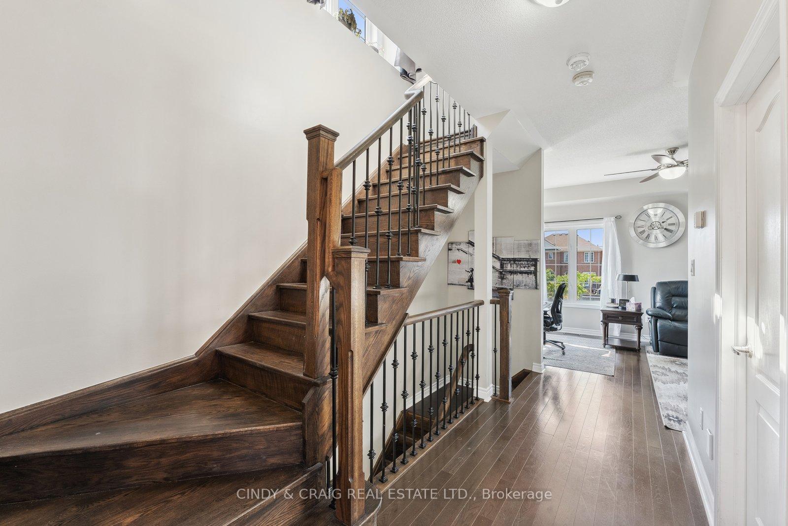 Photo 10 of 102 Ferris Square, Clarington, Courtice — HOMEH