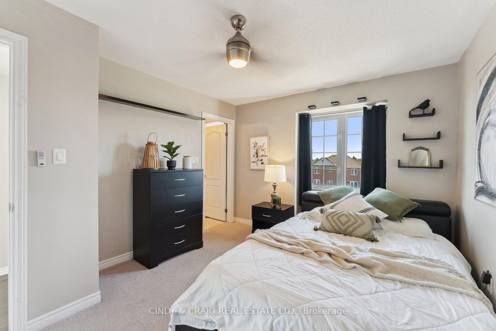Photo 9 of 102 Ferris Square, Clarington, Courtice — HOMEH