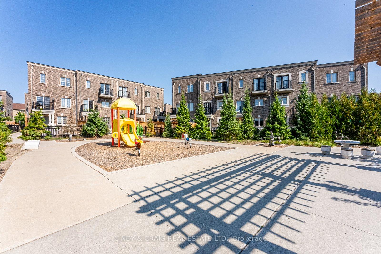 Photo 12 of 102 Ferris Square, Clarington, Courtice — HOMEH