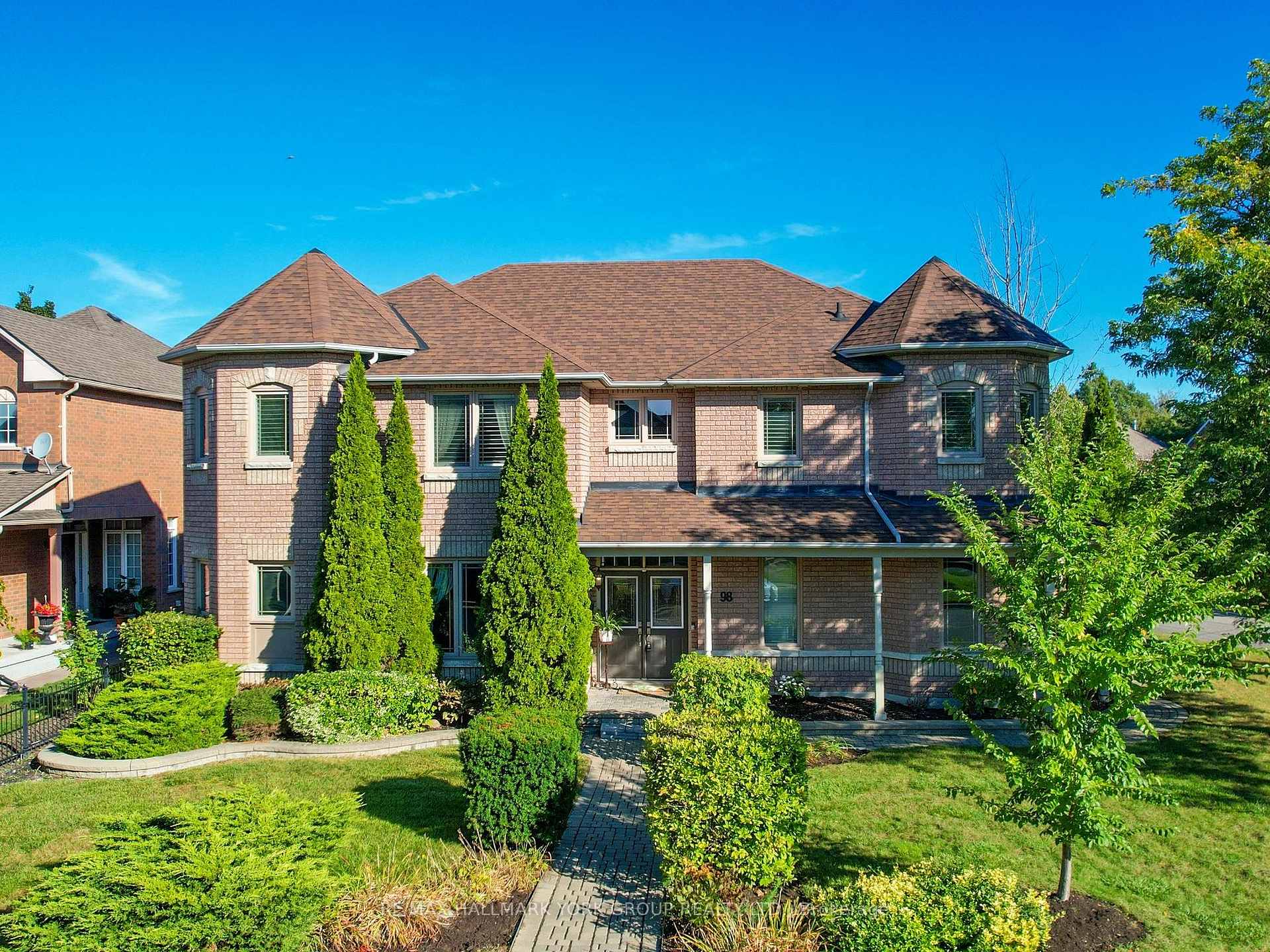Photo 1 of 98 Ballymore Drive, Aurora, Bayview Wellington — HOMEH