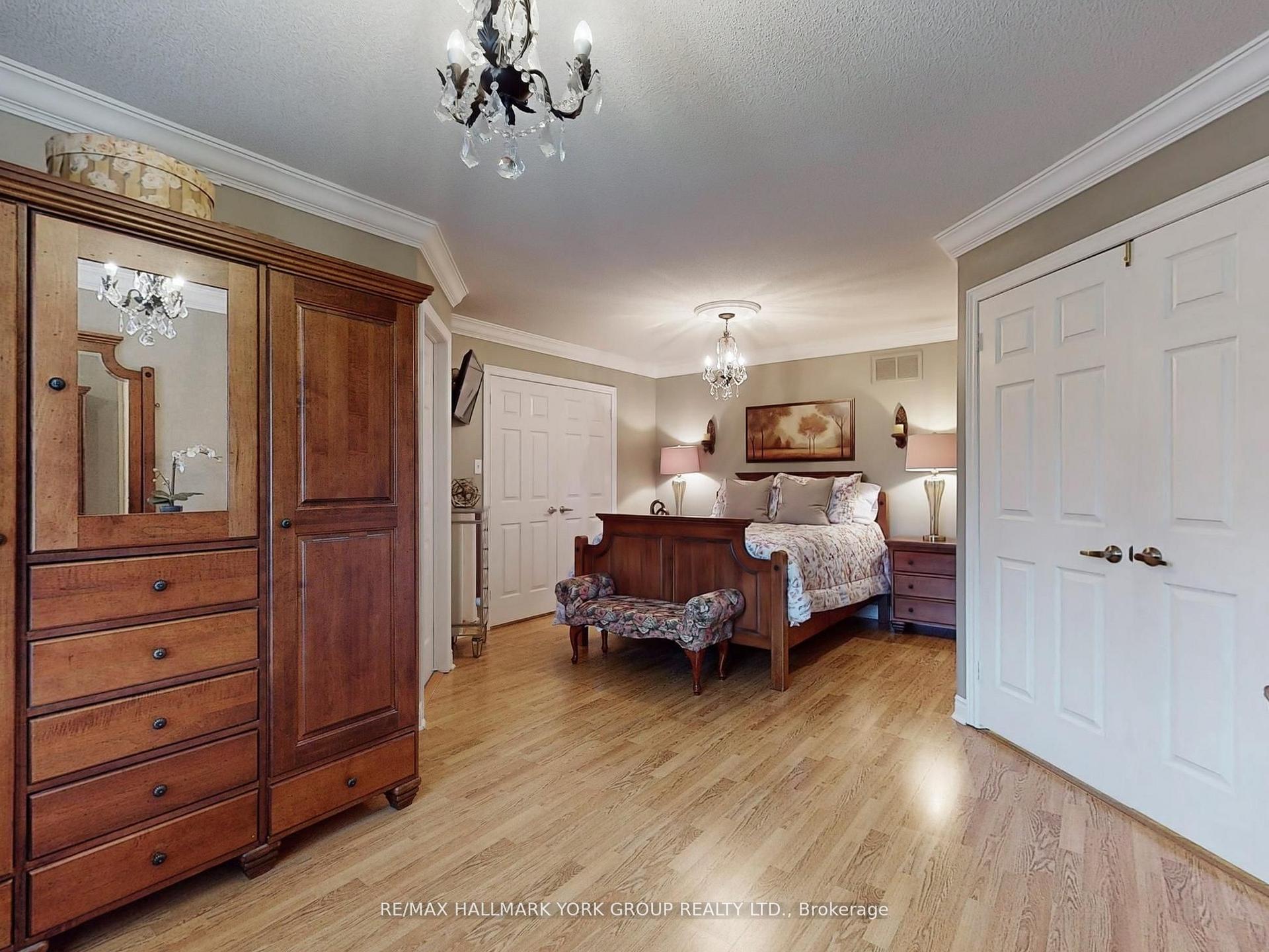 Photo 16 of 98 Ballymore Drive, Aurora, Bayview Wellington — HOMEH