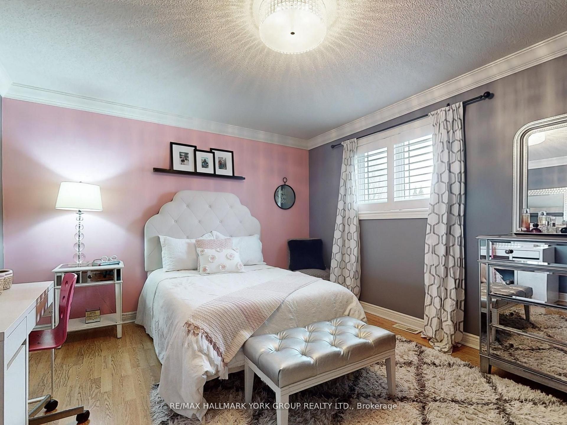Photo 17 of 98 Ballymore Drive, Aurora, Bayview Wellington — HOMEH