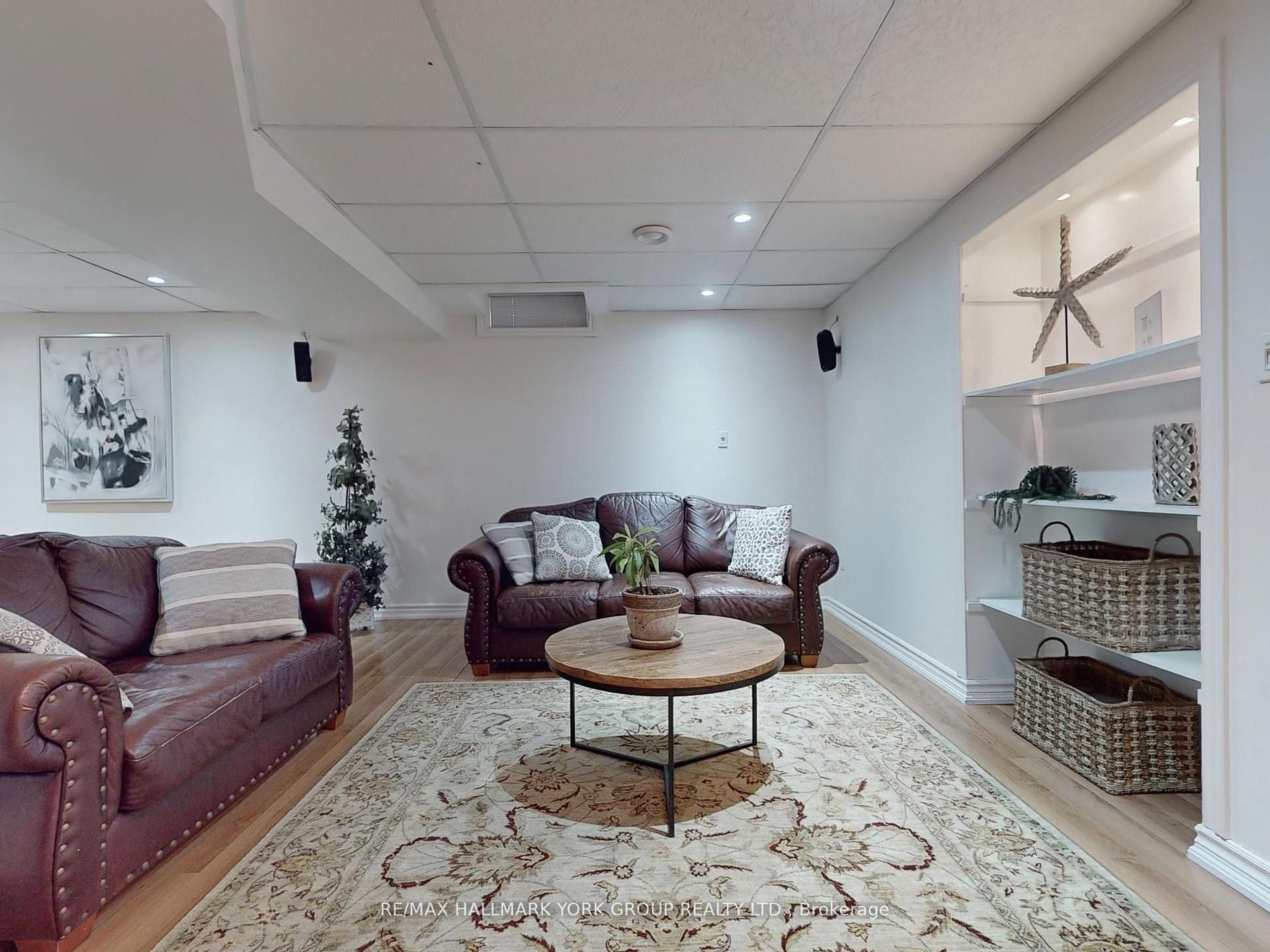 Photo 23 of 98 Ballymore Drive, Aurora, Bayview Wellington — HOMEH