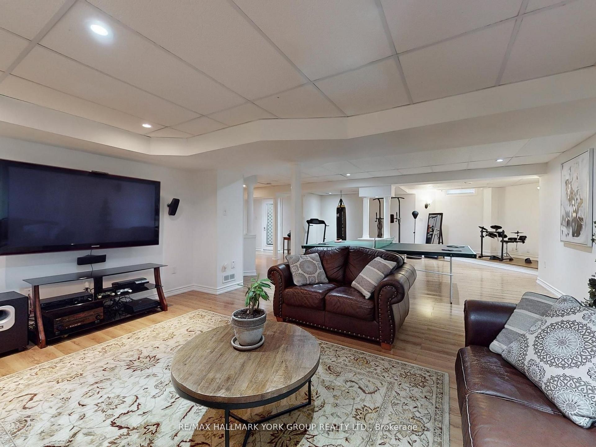 Photo 38 of 98 Ballymore Drive, Aurora, Bayview Wellington — HOMEH