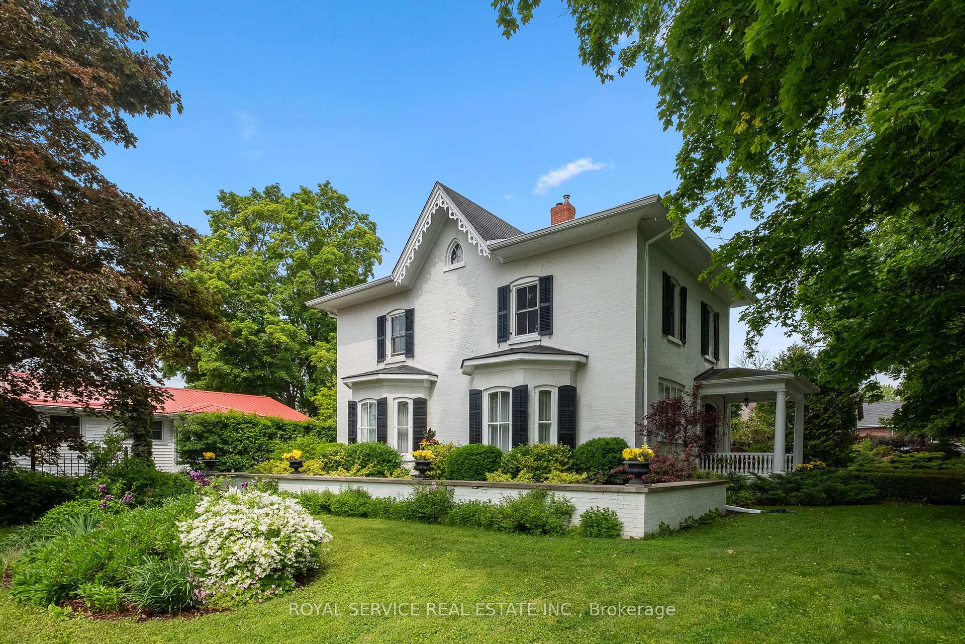 Front of 303 Henry Street