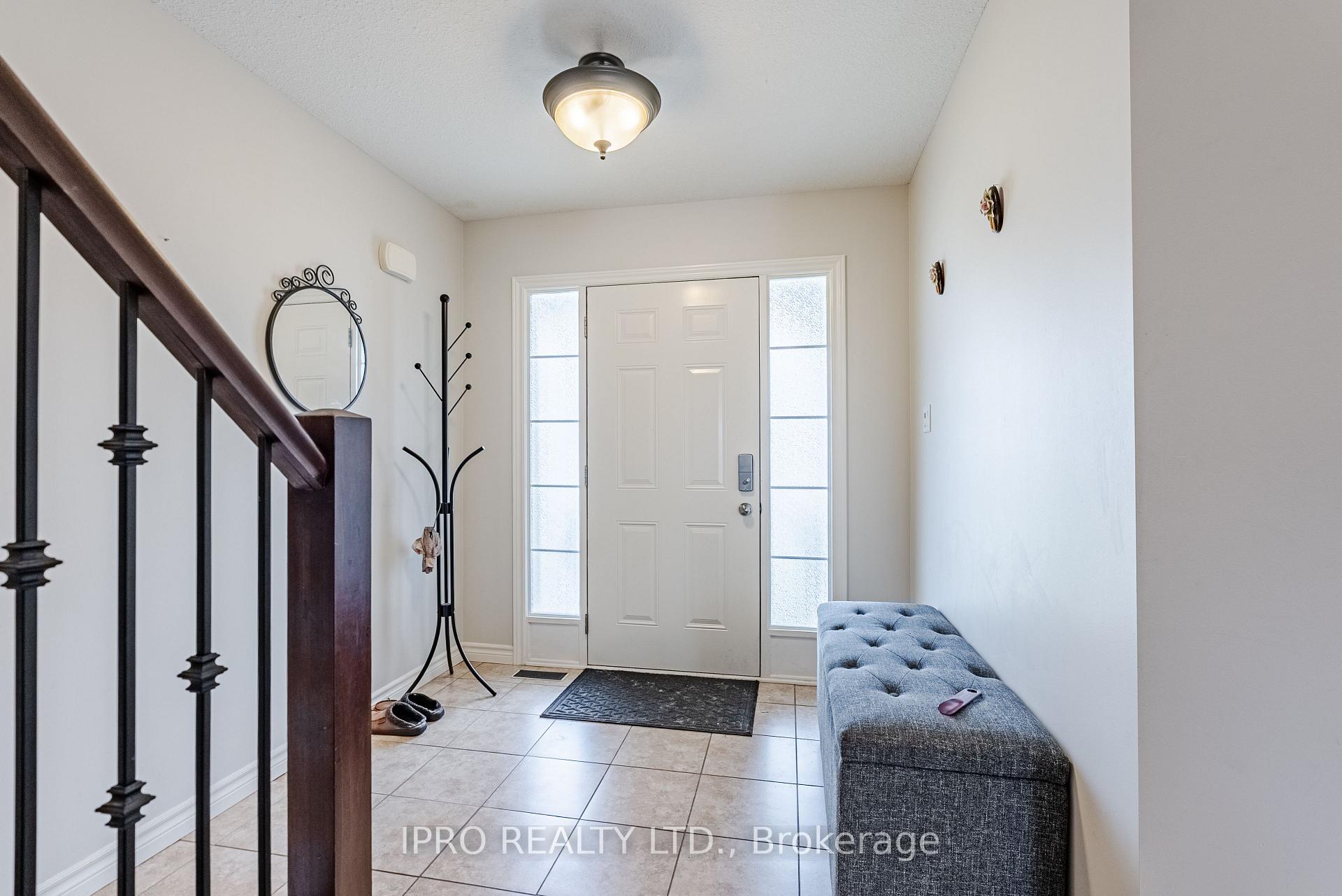 Photo 16 of 2000 Rollingacres Drive, London, North C — HOMEH