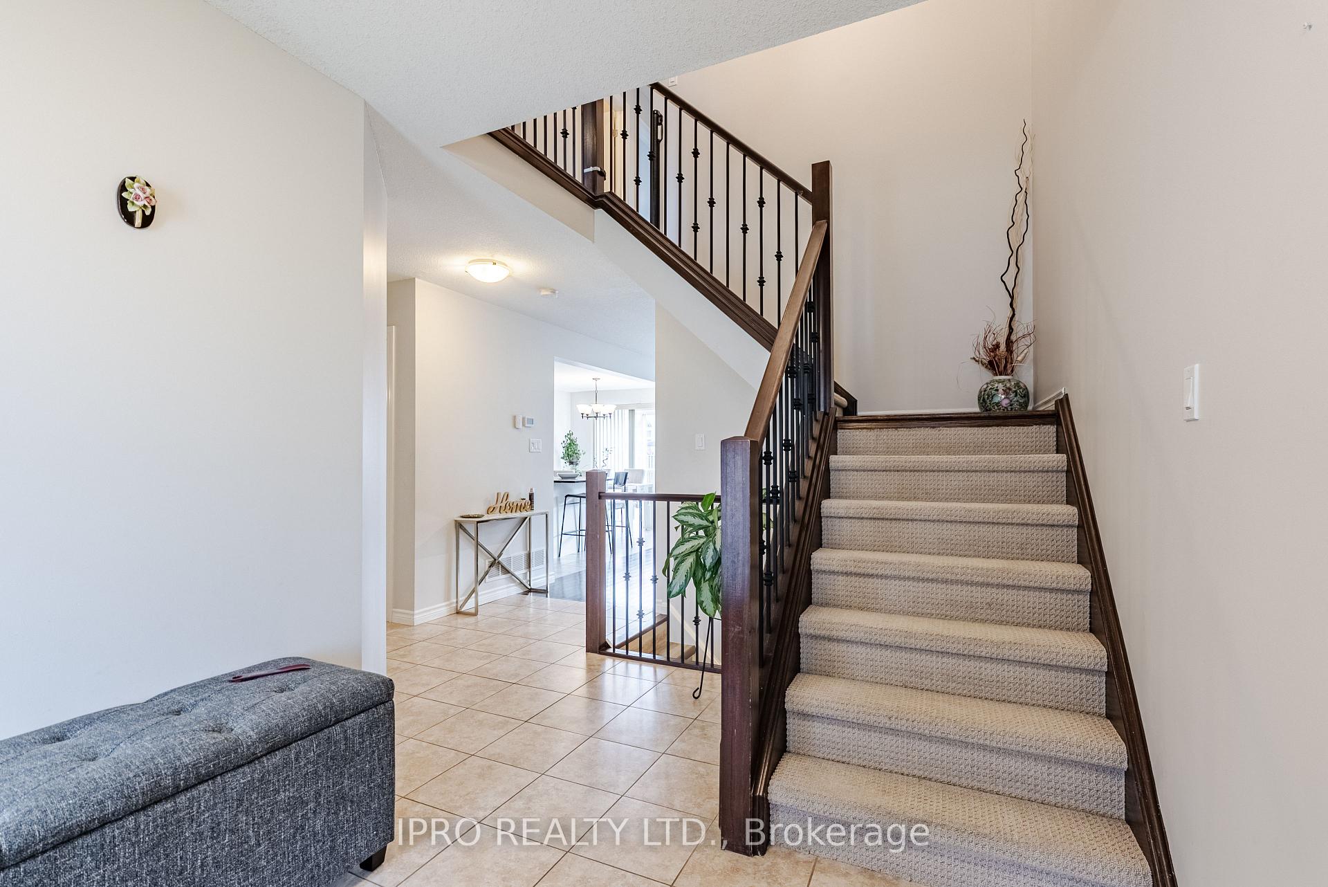 Photo 10 of 2000 Rollingacres Drive, London, North C — HOMEH