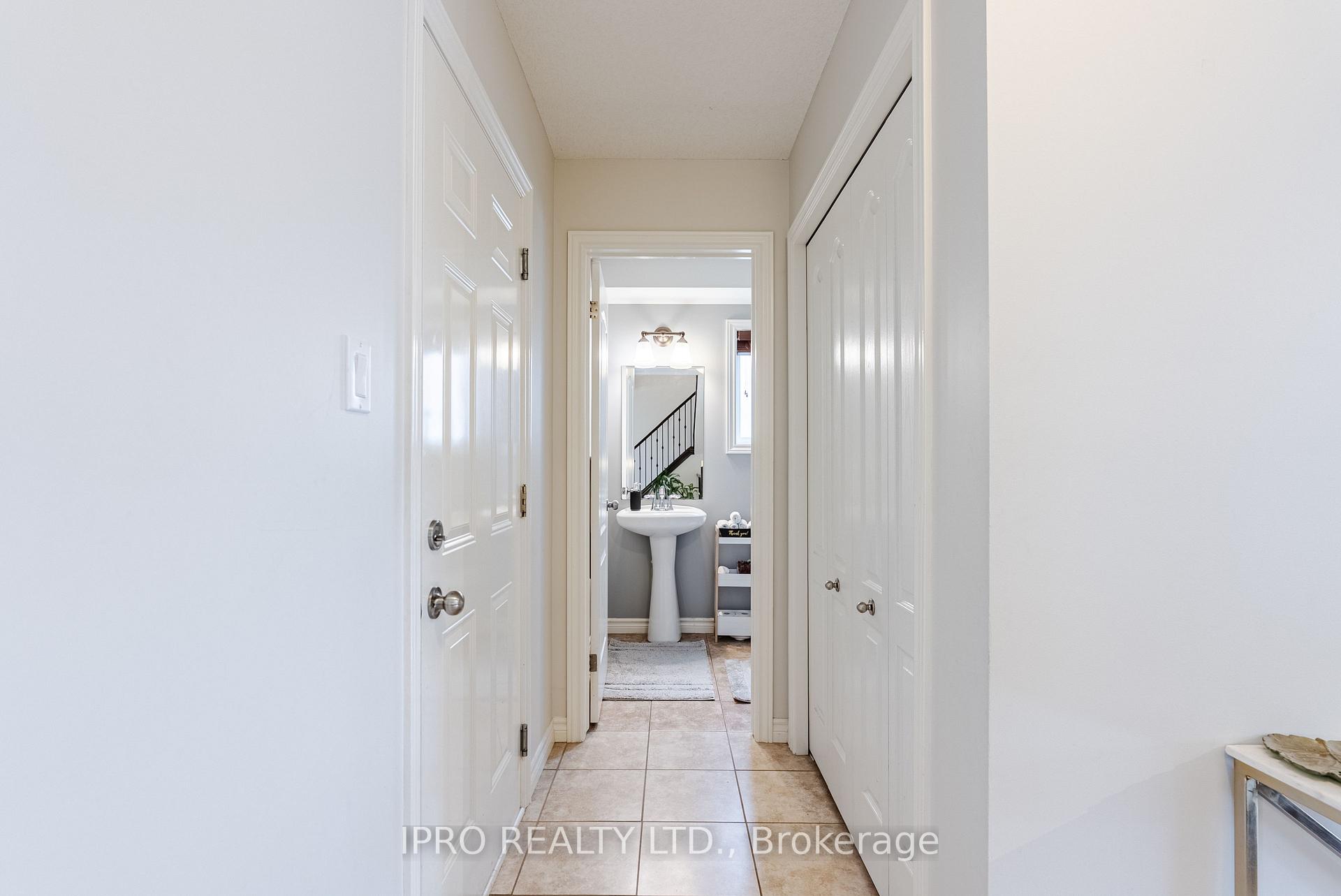 Photo 9 of 2000 Rollingacres Drive, London, North C — HOMEH