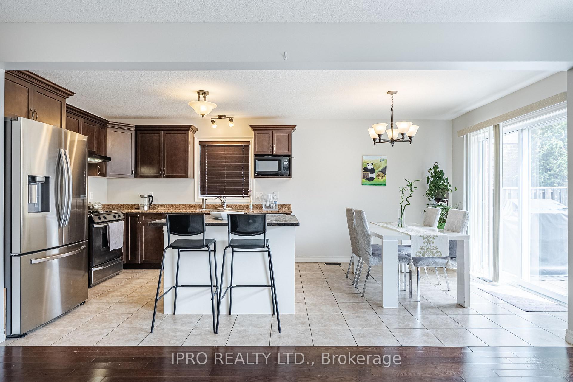 Photo 5 of 2000 Rollingacres Drive, London, North C — HOMEH