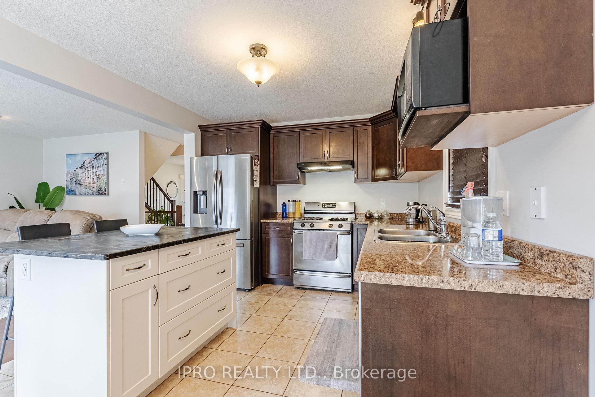 Photo 22 of 2000 Rollingacres Drive, London, North C — HOMEH