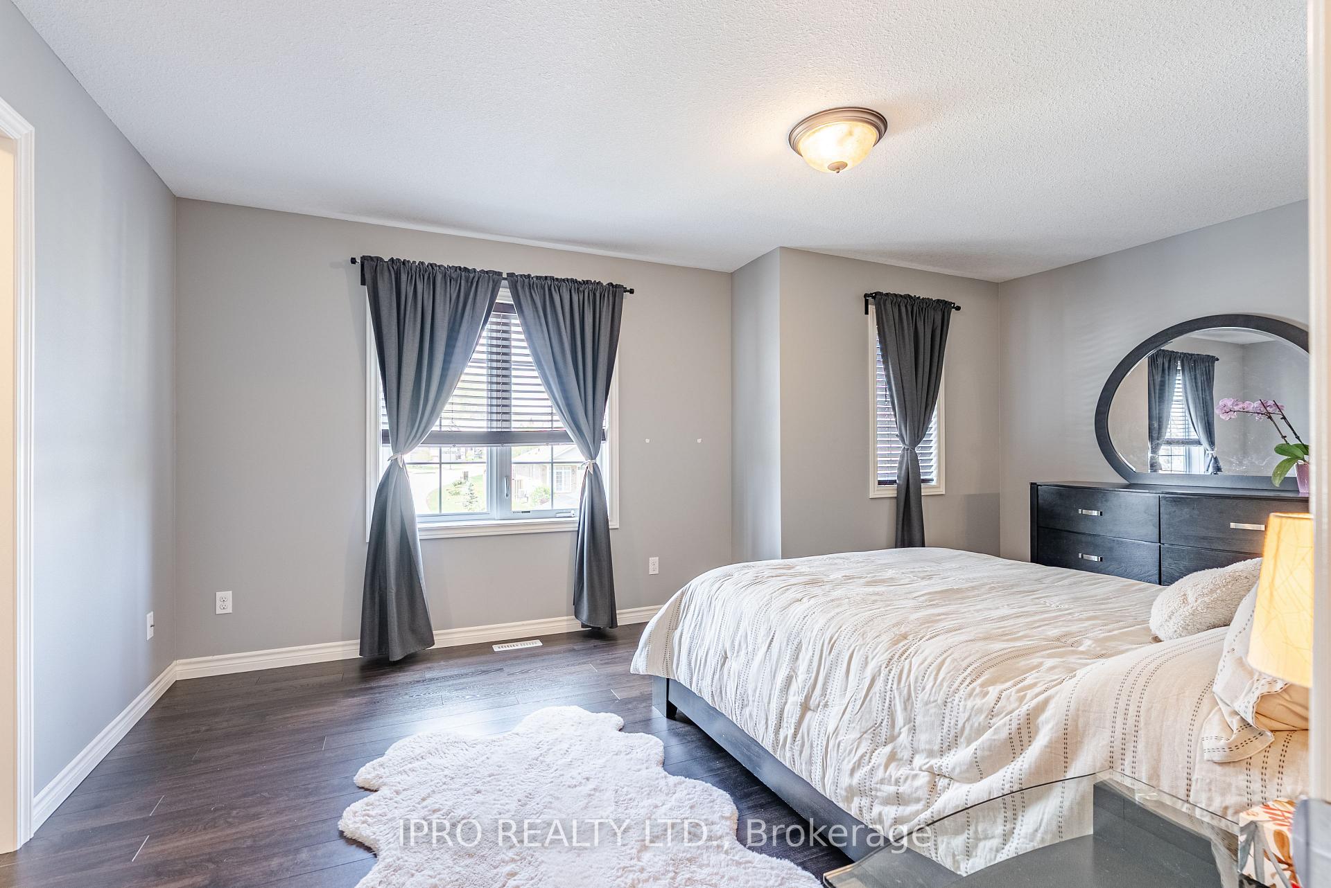 Photo 26 of 2000 Rollingacres Drive, London, North C — HOMEH