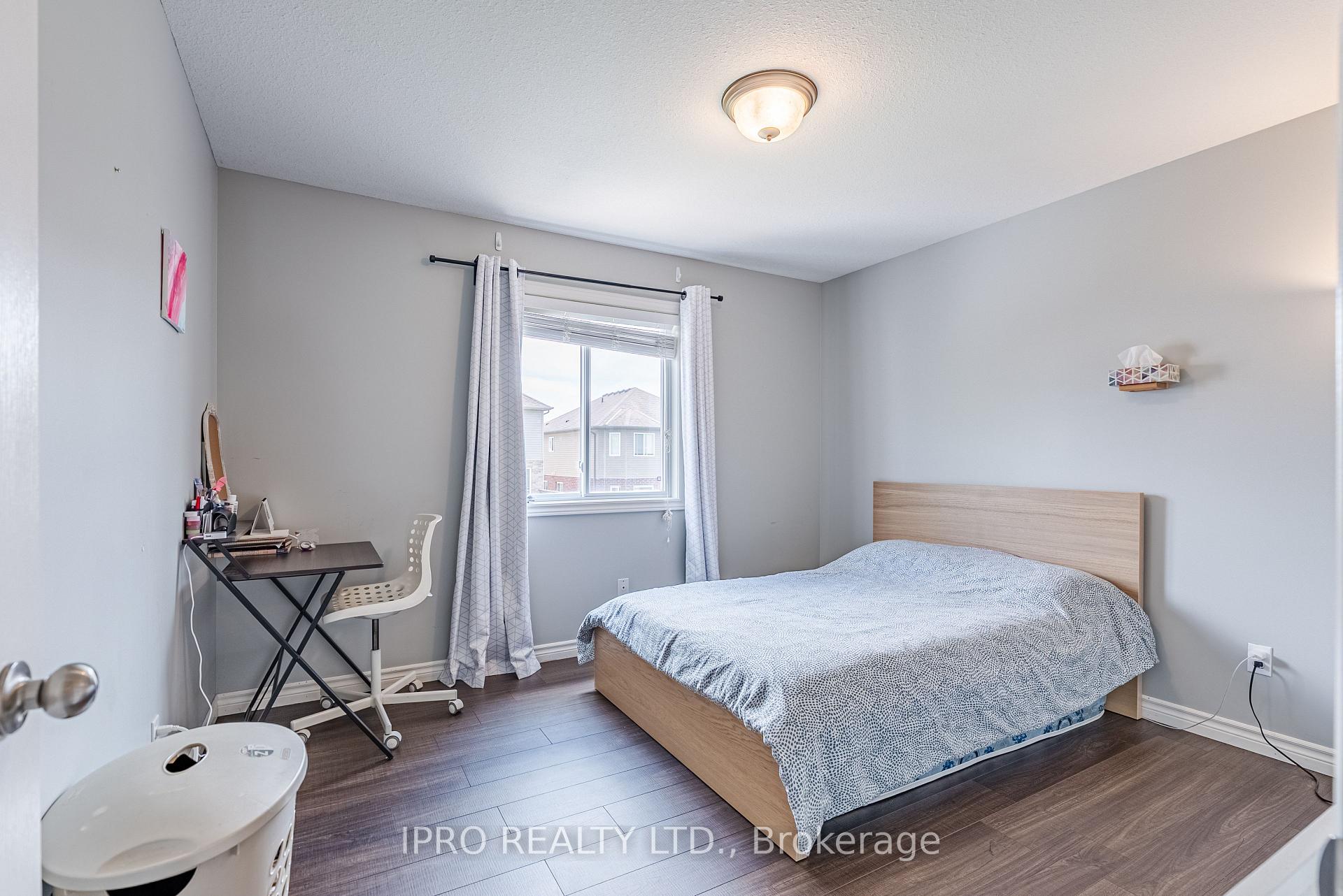 Photo 39 of 2000 Rollingacres Drive, London, North C — HOMEH