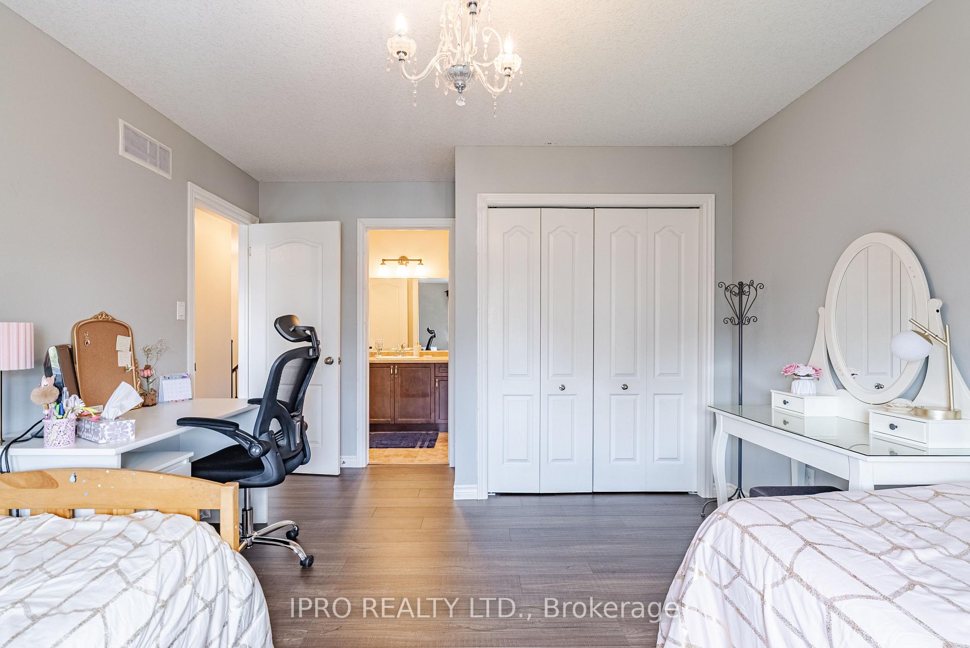 Photo 27 of 2000 Rollingacres Drive, London, North C — HOMEH