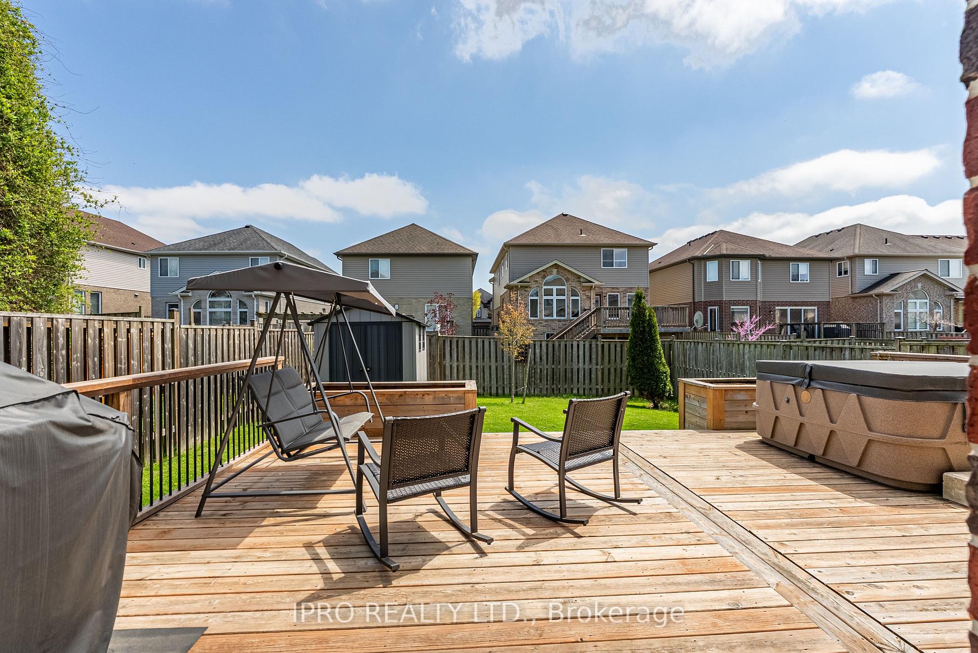 Photo 43 of 2000 Rollingacres Drive, London, North C — HOMEH