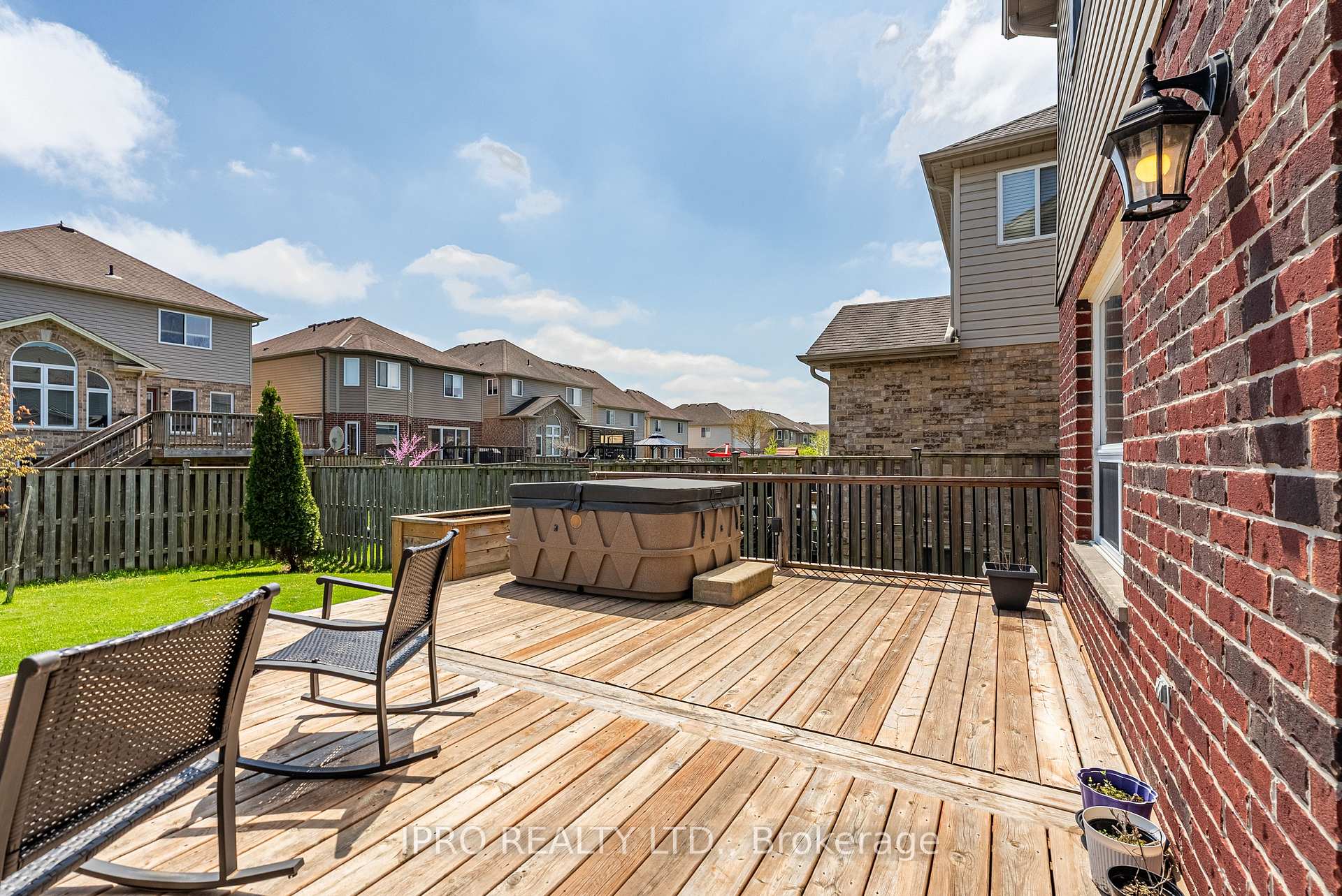 Photo 48 of 2000 Rollingacres Drive, London, North C — HOMEH