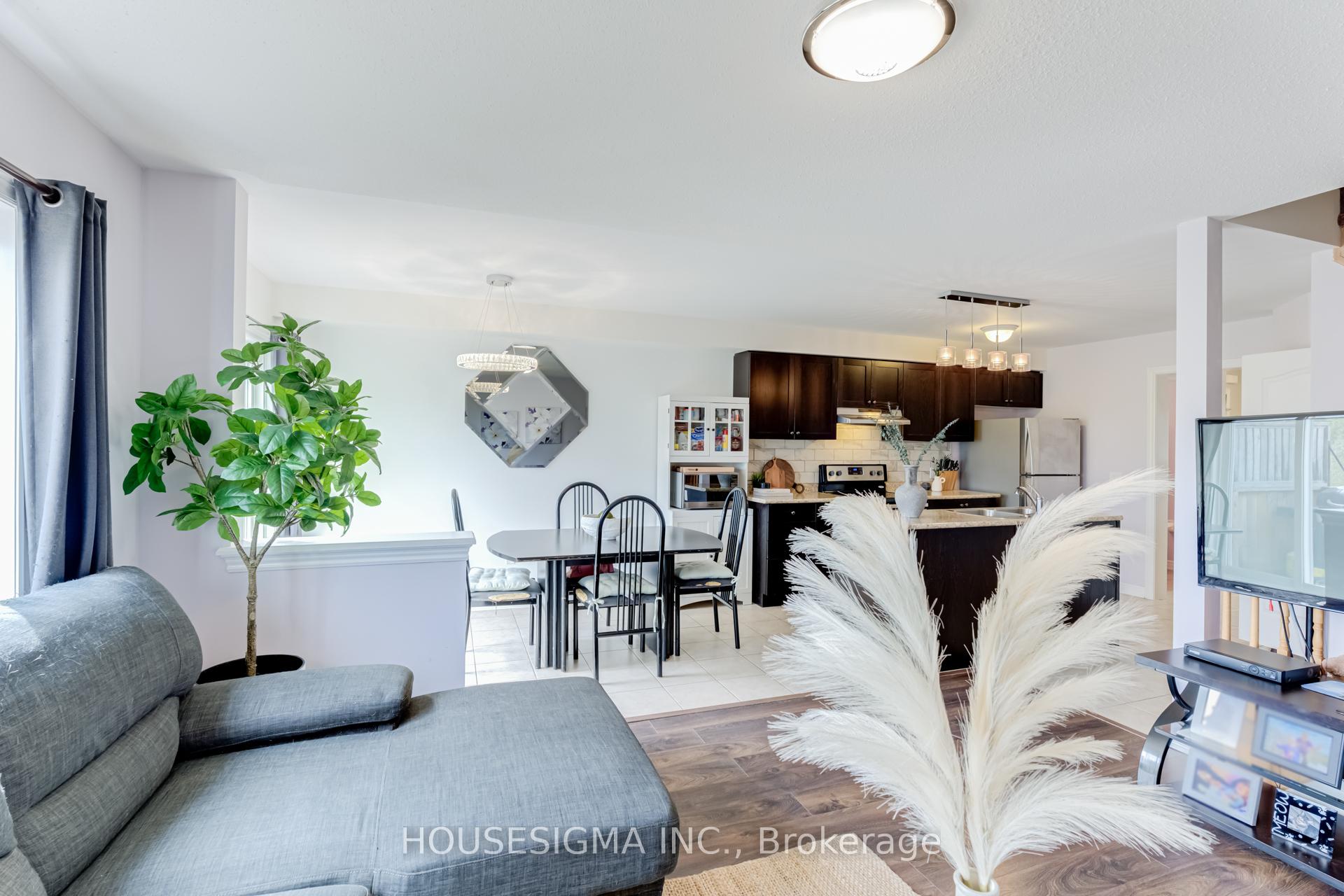 Photo 2 of 736 Cook Crescent, Shelburne — HOMEH