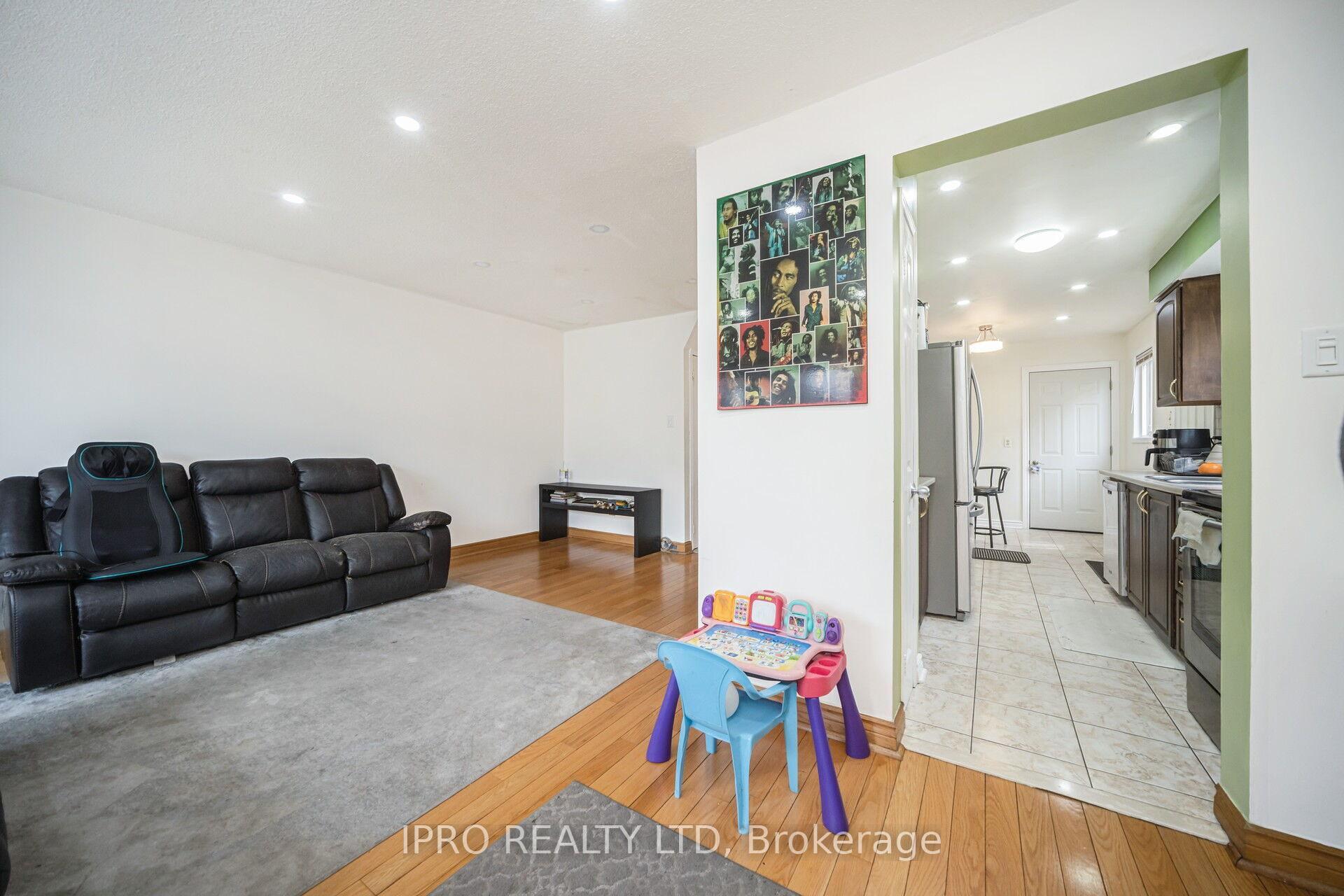 Photo 17 of 130 Skegby Road, Brampton, Brampton North — HOMEH
