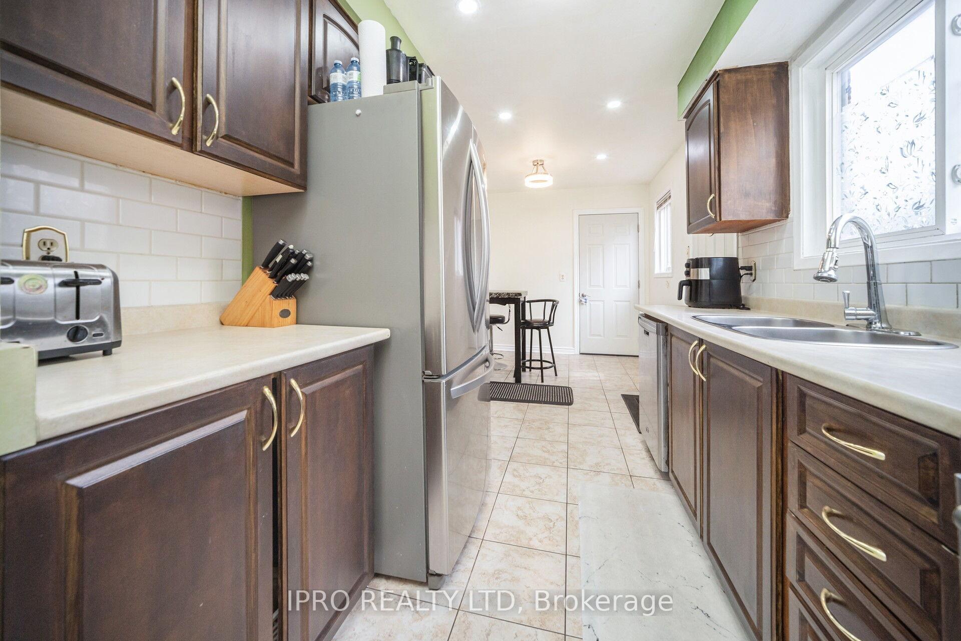 Photo 13 of 130 Skegby Road, Brampton, Brampton North — HOMEH