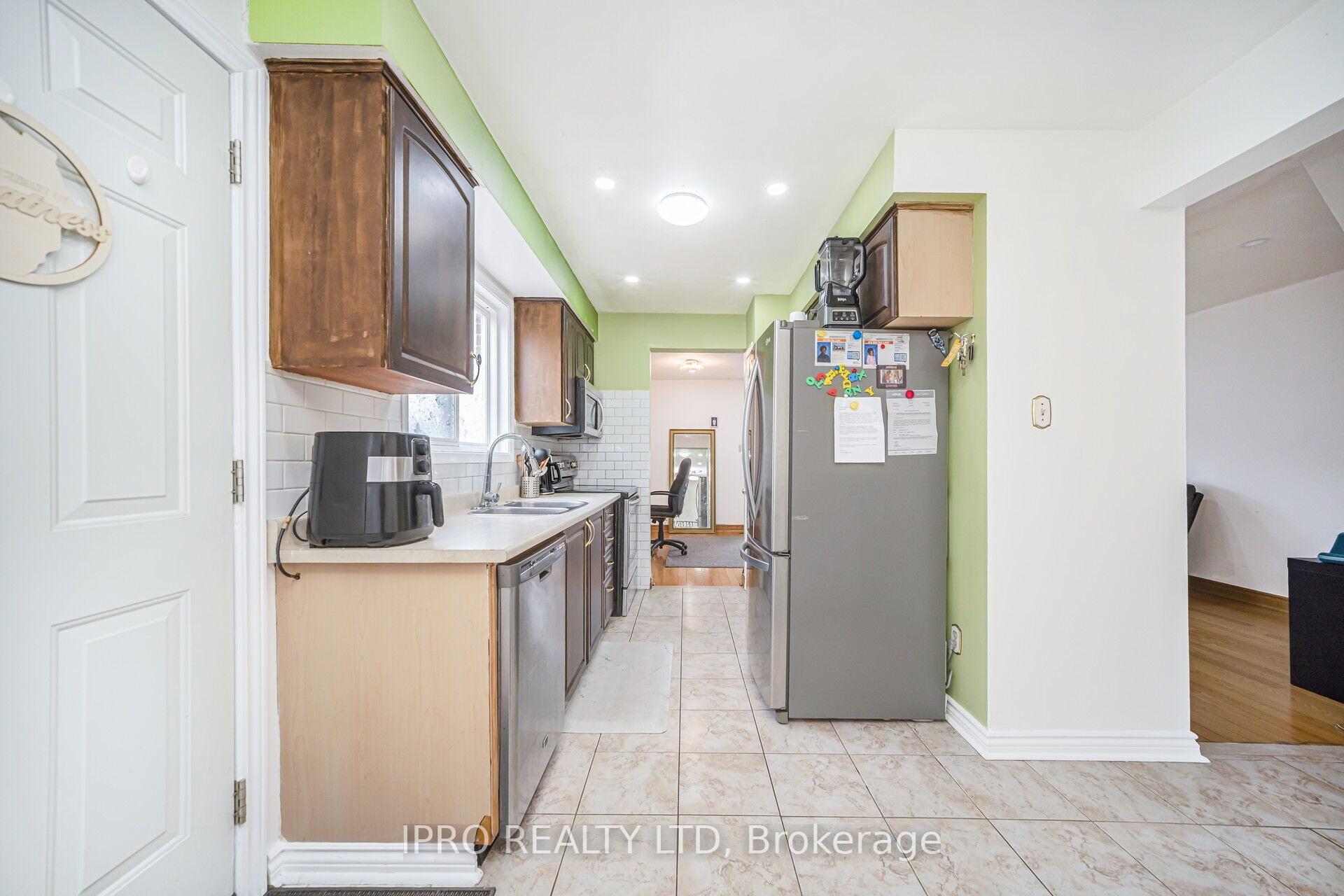 Photo 23 of 130 Skegby Road, Brampton, Brampton North — HOMEH