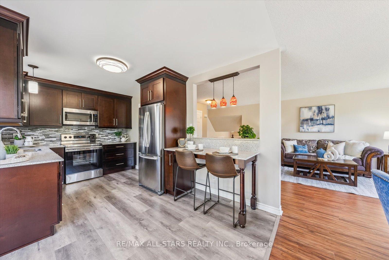 Photo 9 of 54 Marlow Circle, Springwater, Hillsdale — HOMEH