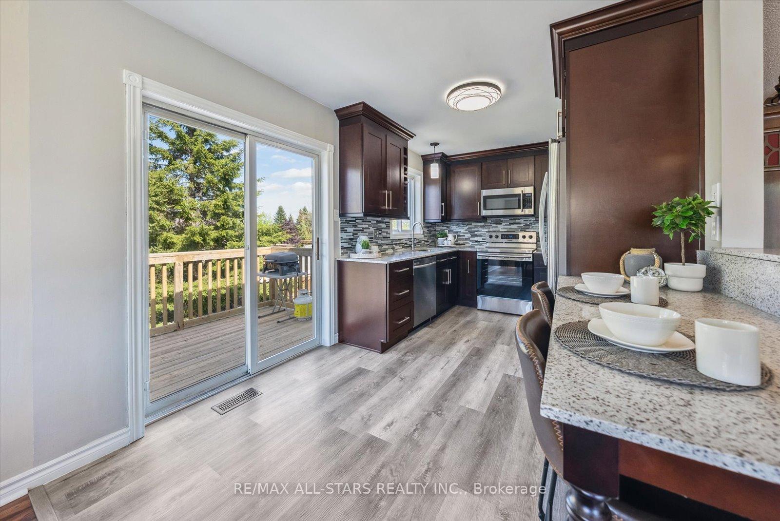 Photo 11 of 54 Marlow Circle, Springwater, Hillsdale — HOMEH