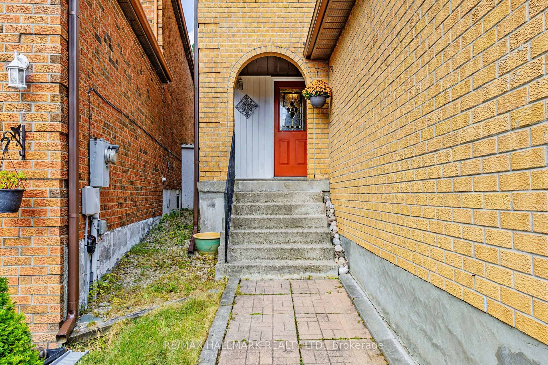 Photo 24 of 38 Rejane Crescent, Vaughan, Crestwood-Springfarm-Yorkhill — HOMEH