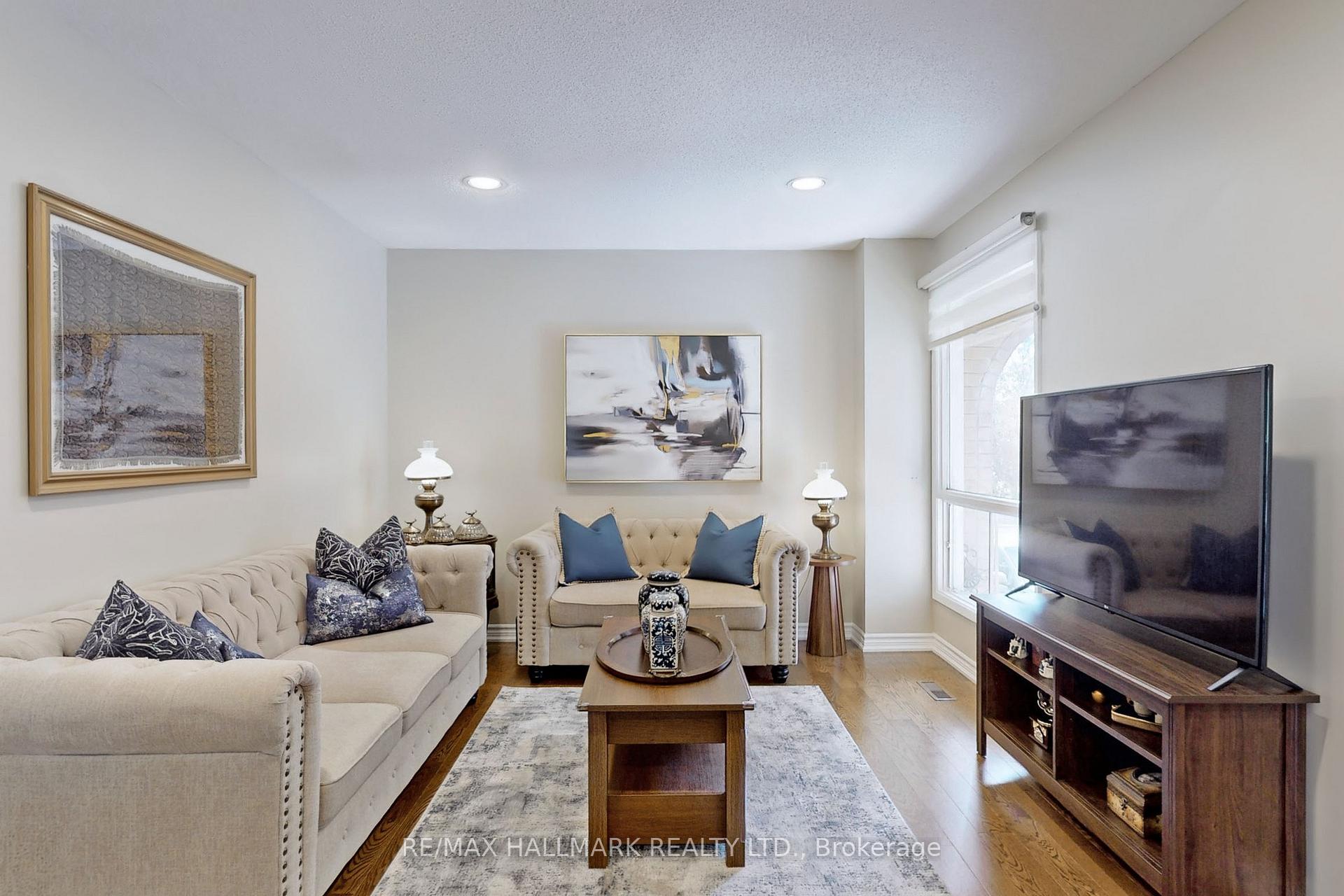 Photo 2 of 38 Rejane Crescent, Vaughan, Crestwood-Springfarm-Yorkhill — HOMEH